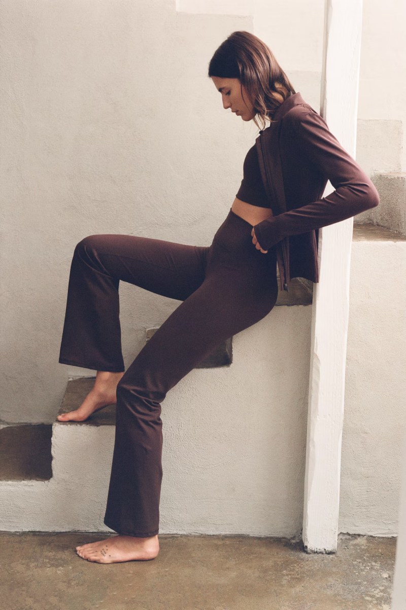 H&M ima sportske komade za yogu i pilates koji izgledaju skuplje nego što jesu