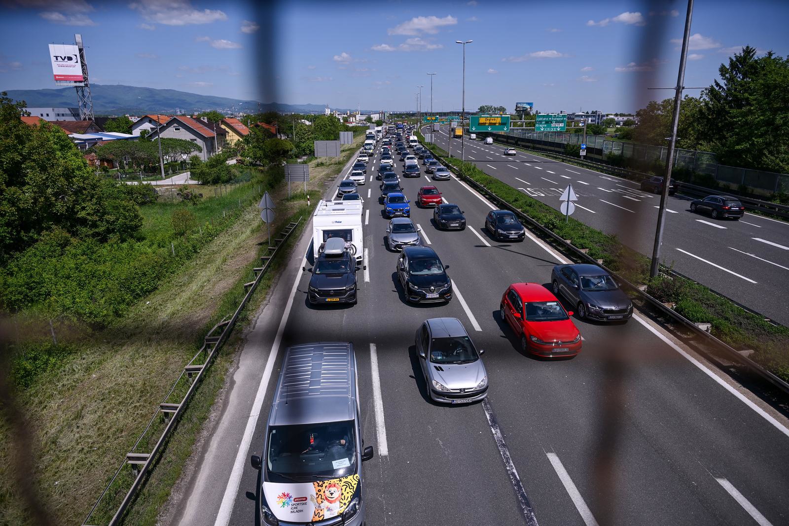 VIDEO I FOTO Počinje produženi vikend, pogledajte gužve na Lučkom