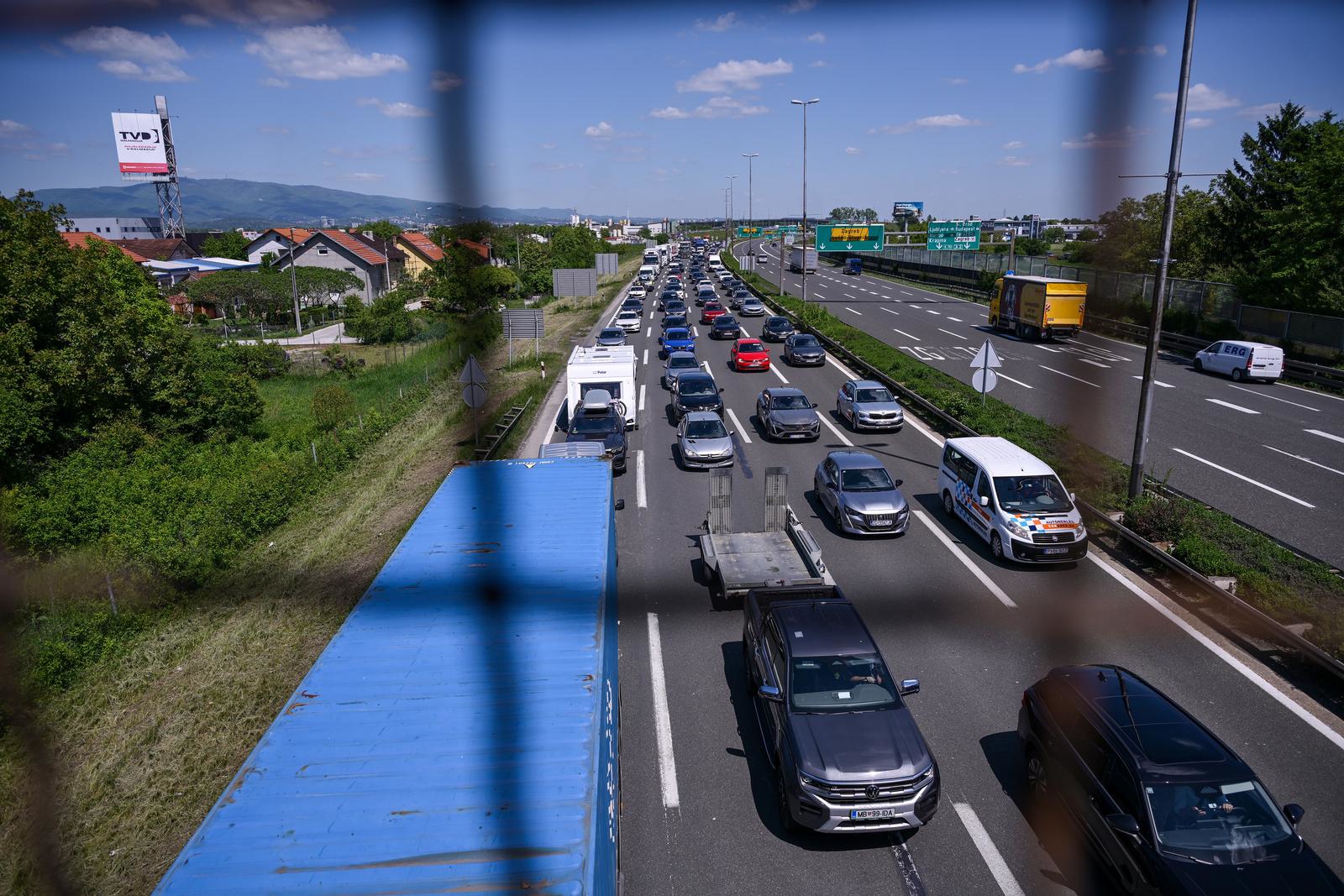 VIDEO I FOTO Počinje produženi vikend, pogledajte gužve na Lučkom