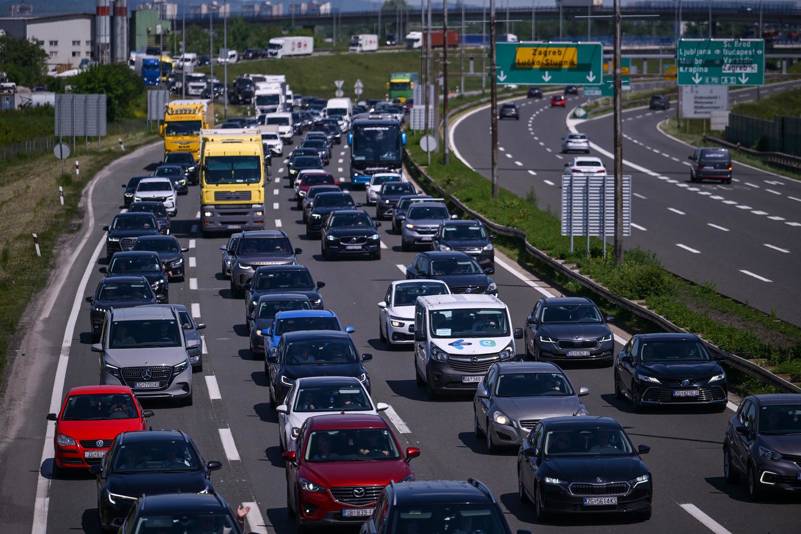 VIDEO I FOTO Počinje produženi vikend, pogledajte gužve na Lučkom