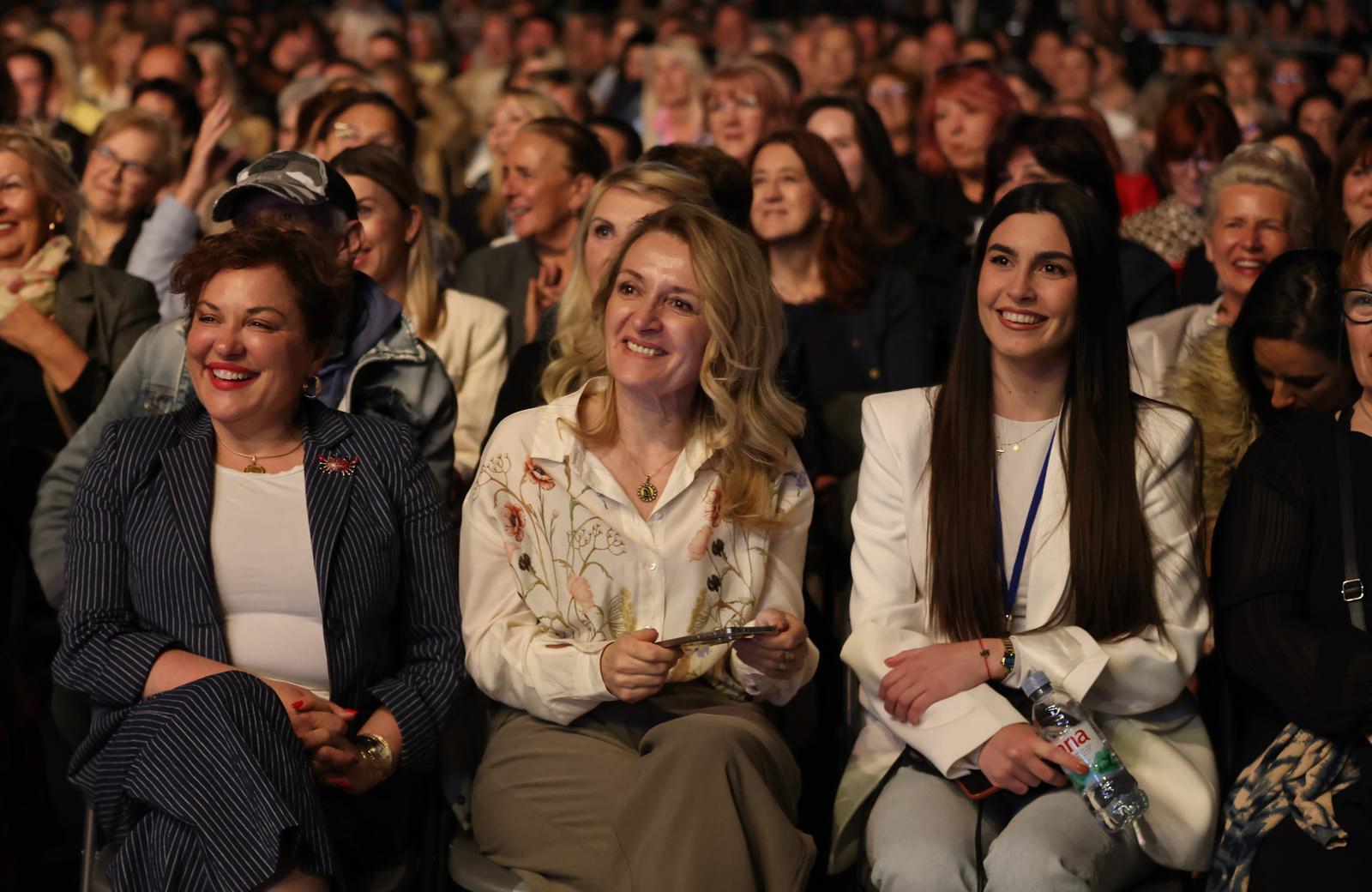 FOTO Tereza Kesovija nastupila u Splitu, dočekale je ovacije: "Tere, mi te volimo"