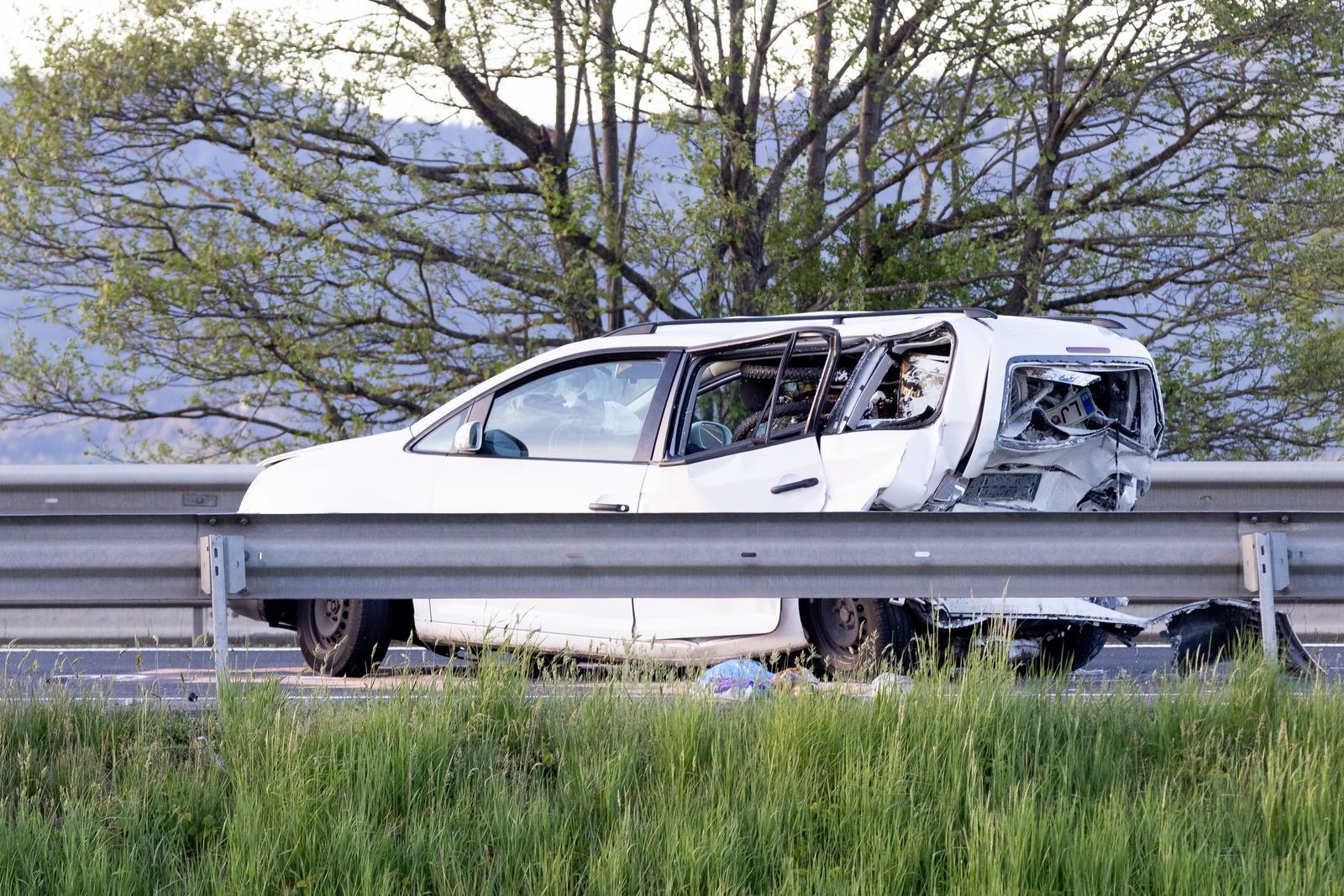 FOTO Teška nesreća na autocesti u Sloveniji: Osmero ozlijeđeno, troje teže
