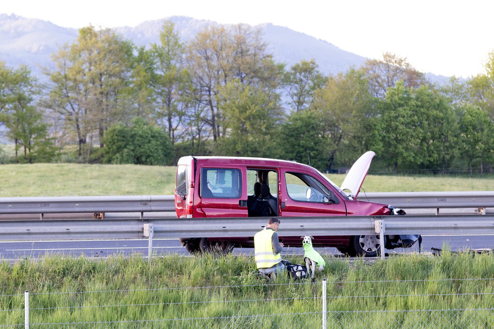 FOTO Teška nesreća na autocesti u Sloveniji: Osmero ozlijeđeno, troje teže