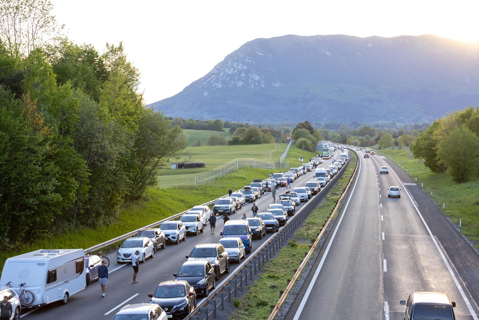 FOTO Teška nesreća na autocesti u Sloveniji: Osmero ozlijeđeno, troje teže