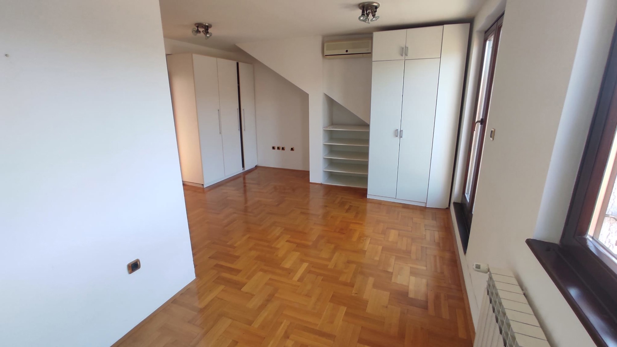 Pregledavali smo Oglase i našli stan od 191 m² i 515.000 eura u Zagrebu. Bacite oko
