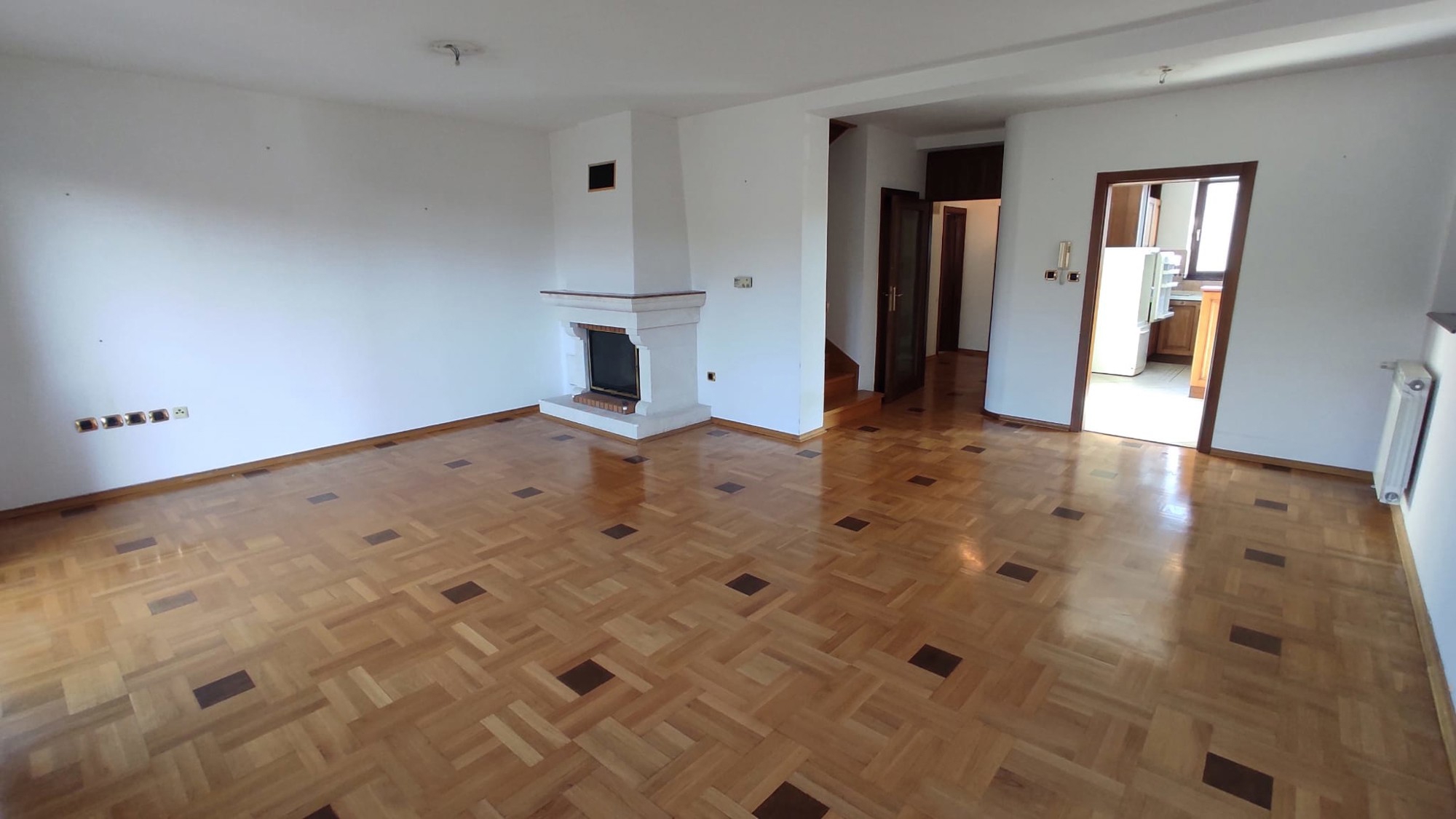 Pregledavali smo Oglase i našli stan od 191 m² i 515.000 eura u Zagrebu. Bacite oko