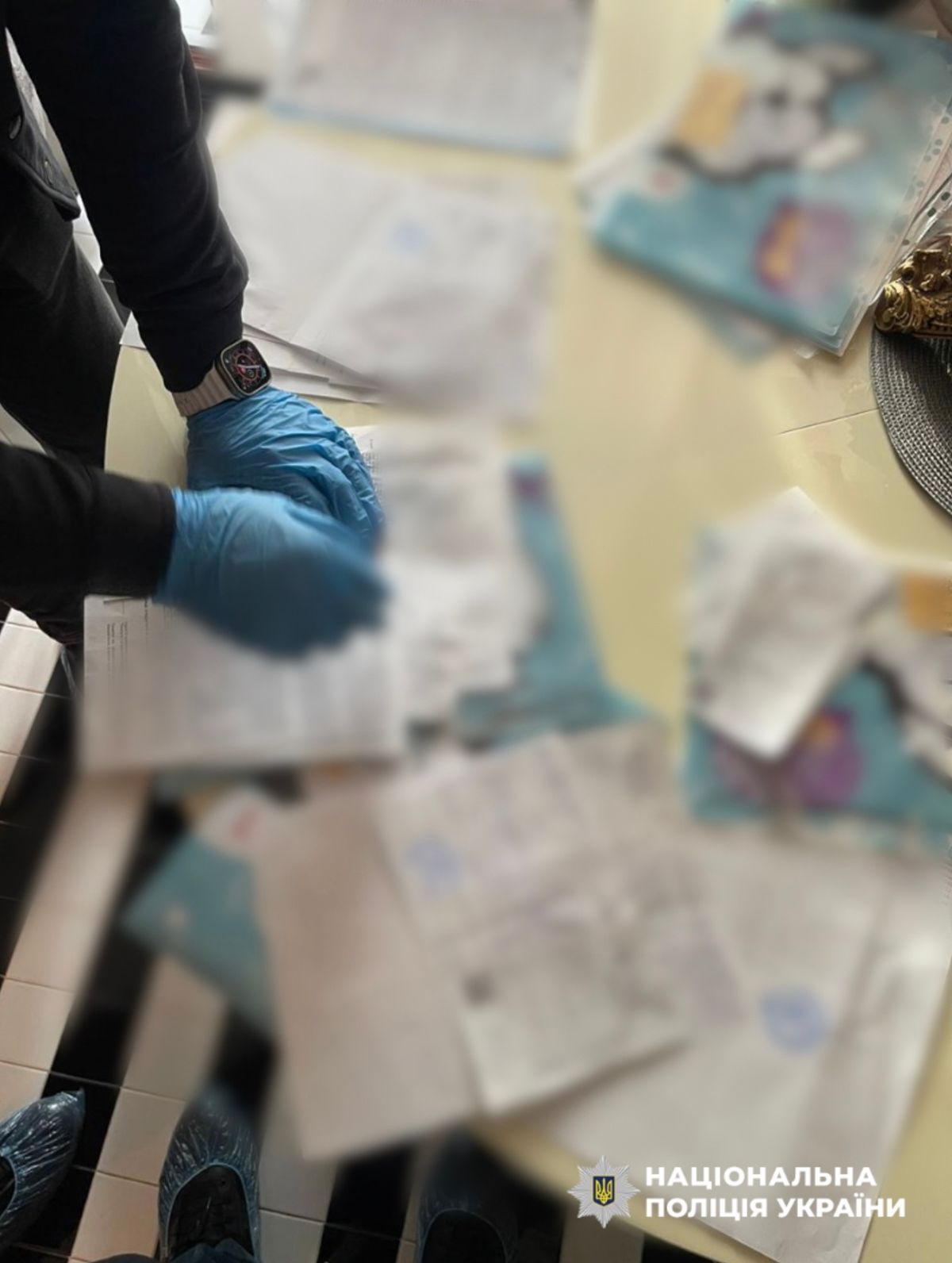 FOTO Ukrajinska policija zaplijenila keš i luksuzne aute djelatnika ureda za novačenje