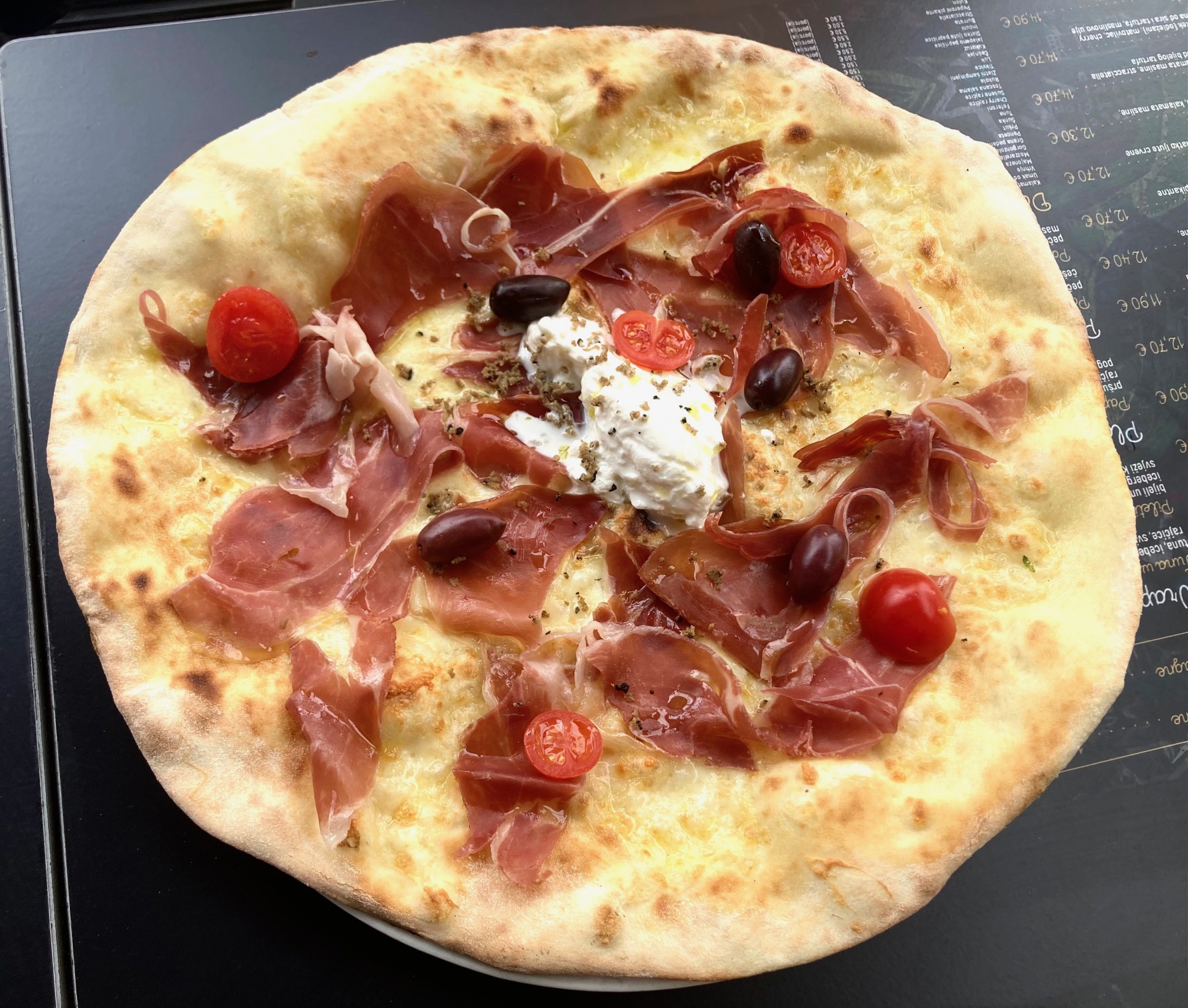 U Zagrebu sam posjetio pizzeriju koja je opasna konkurencija kultnim mjestima