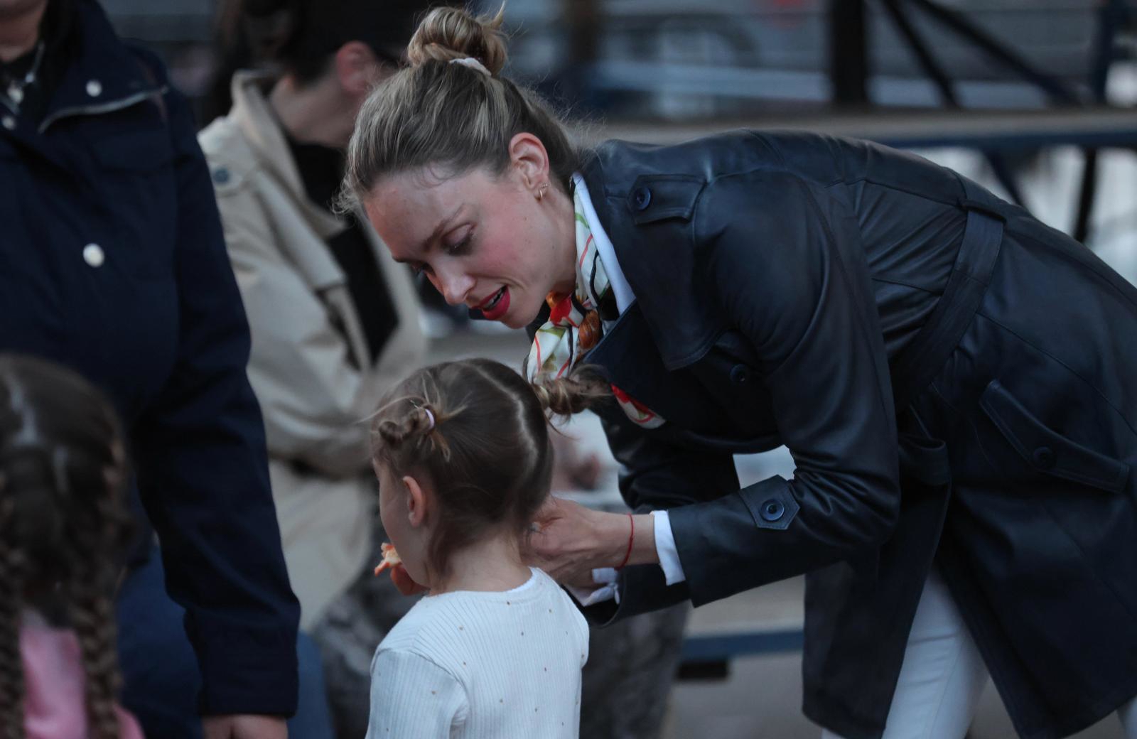 Grašo pjevao na splitskoj Rivi, u publici supruga Hana i kćerkica Alba