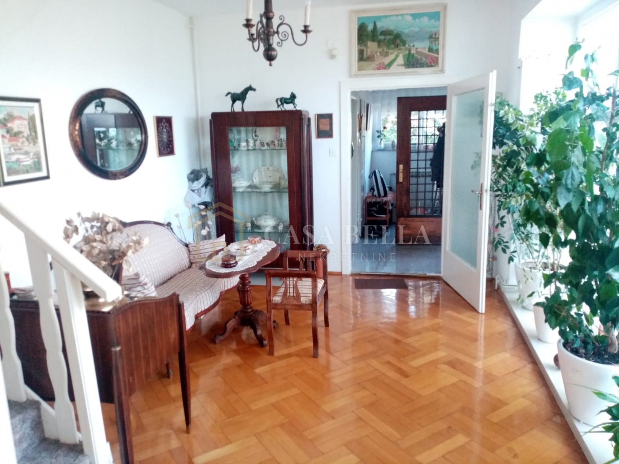 Na Pantovčaku se prodaje raskošna vila. Cijena je onakva kakvu očekujete