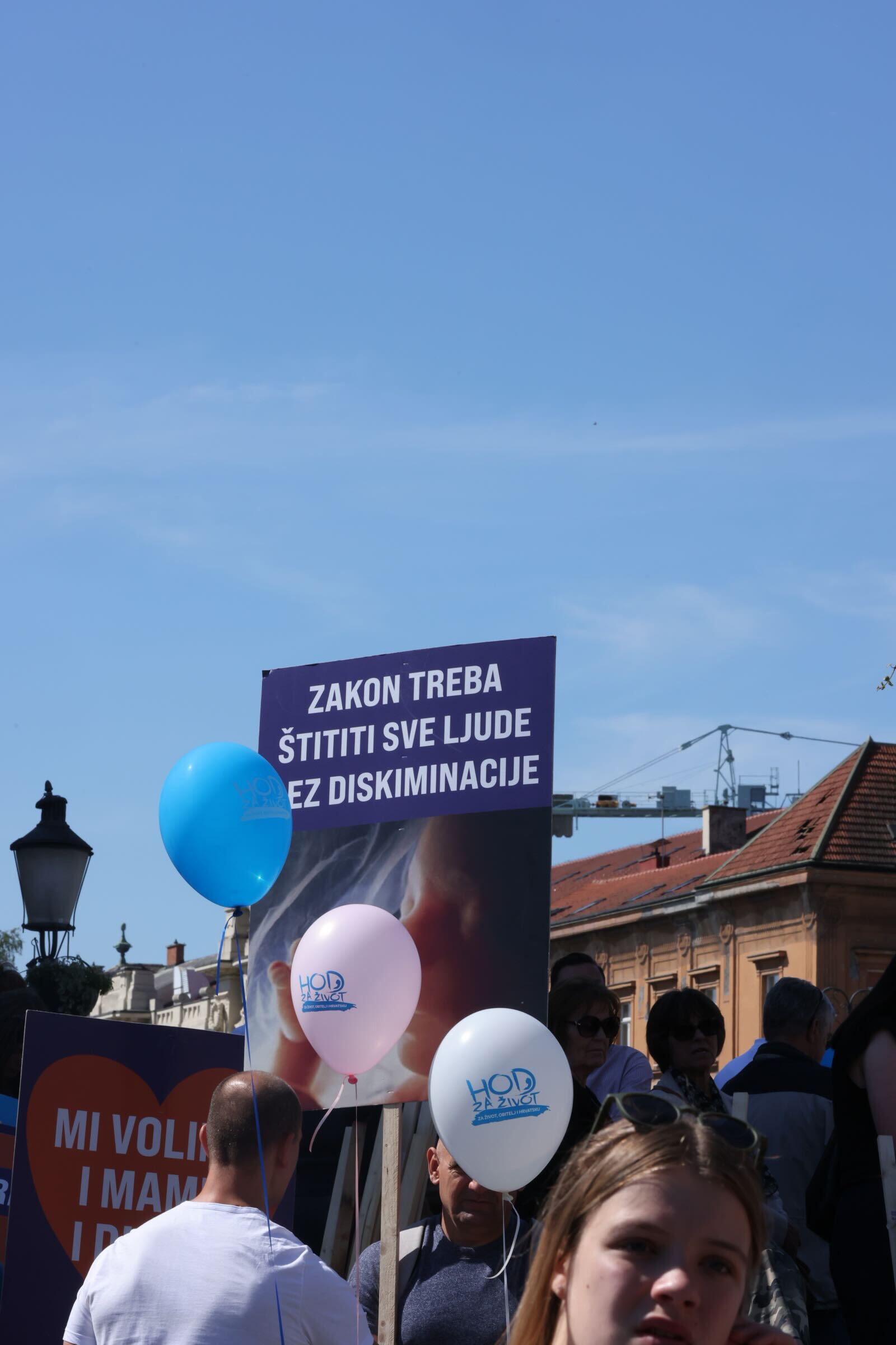 Thompson pjevao na "Hodu za život" u Zagrebu. Markić: Imamo komunistički zakon