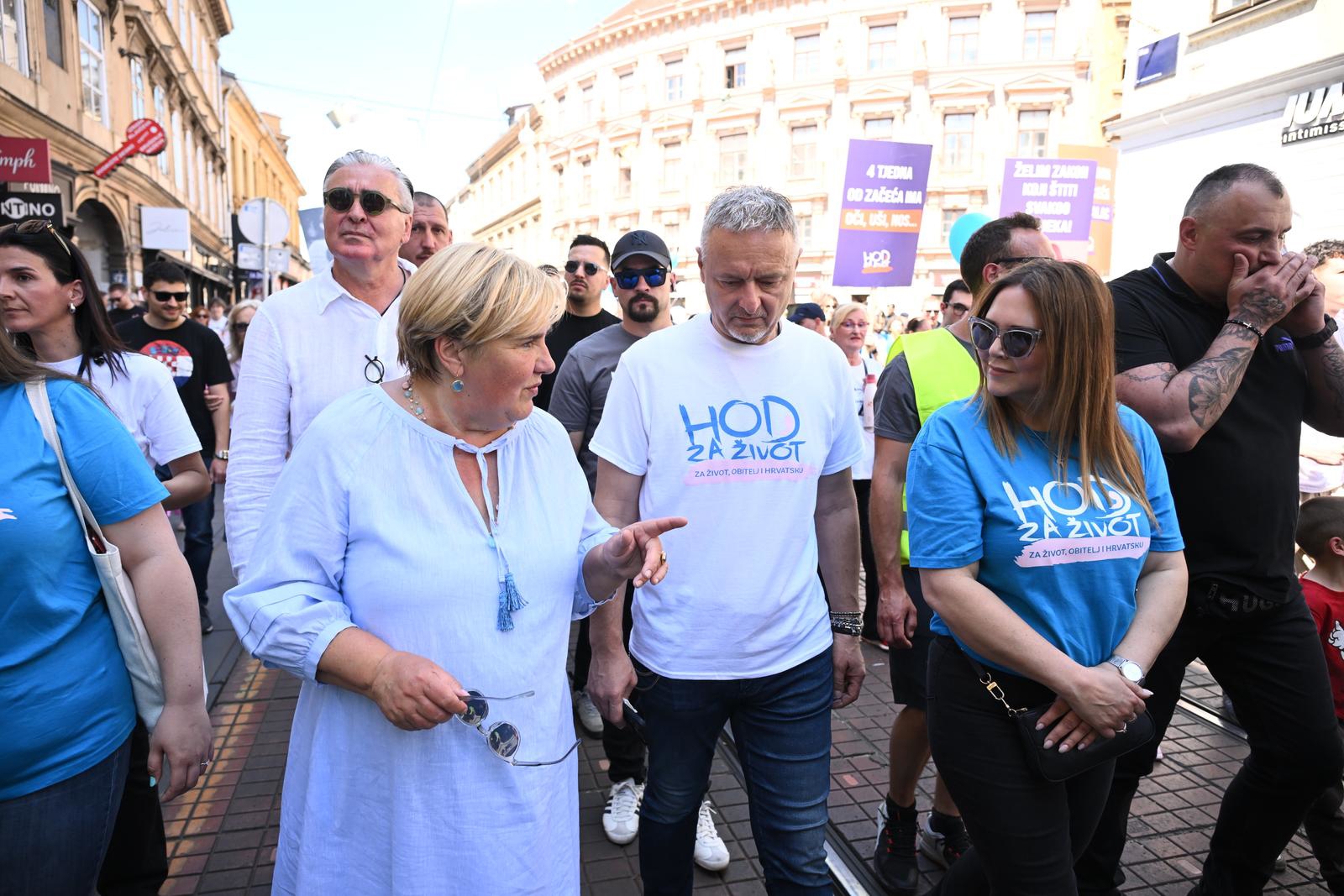 Thompson pjevao na "Hodu za život" u Zagrebu. Markić: Imamo komunistički zakon