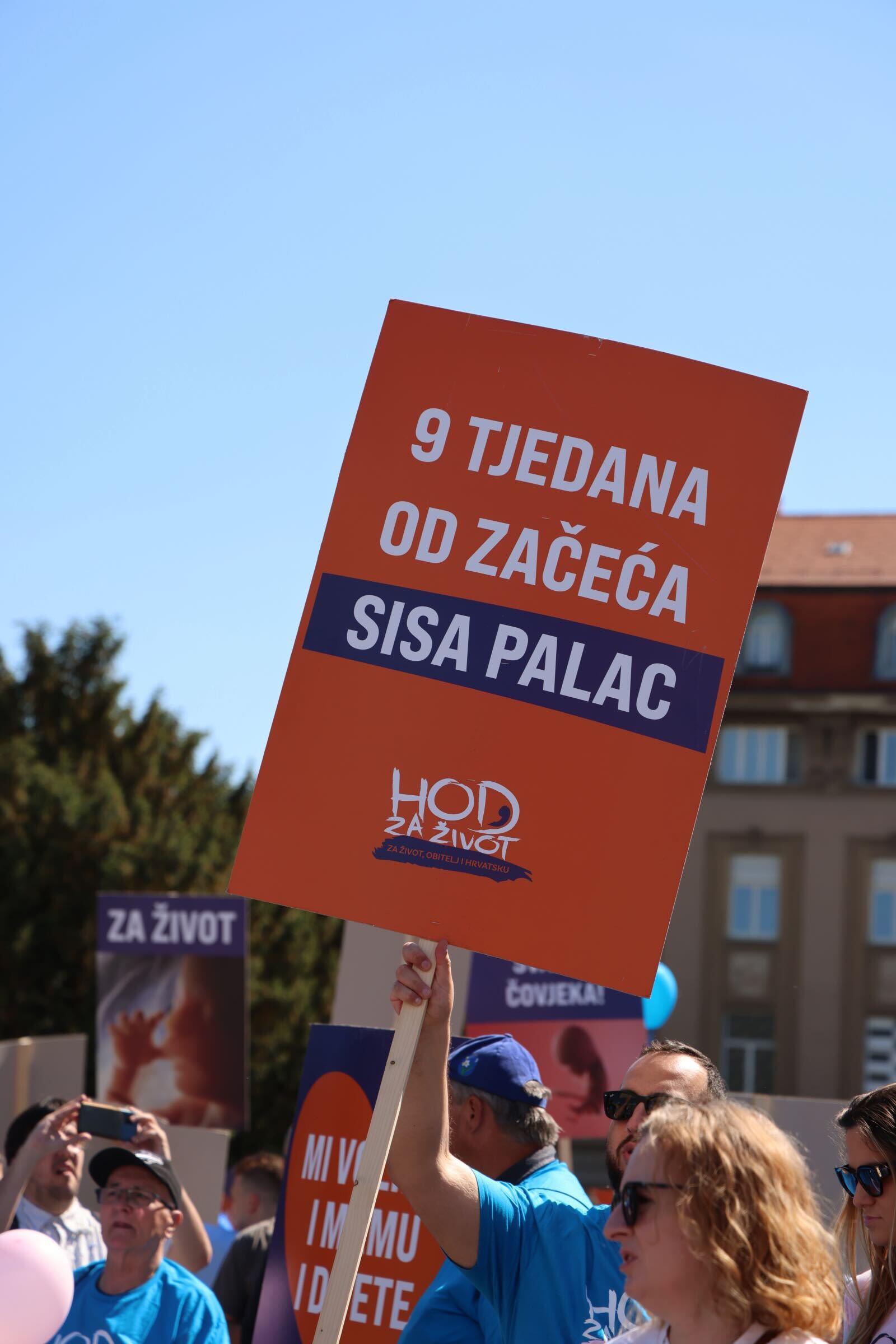 Thompson pjevao na "Hodu za život" u Zagrebu. Markić: Imamo komunistički zakon