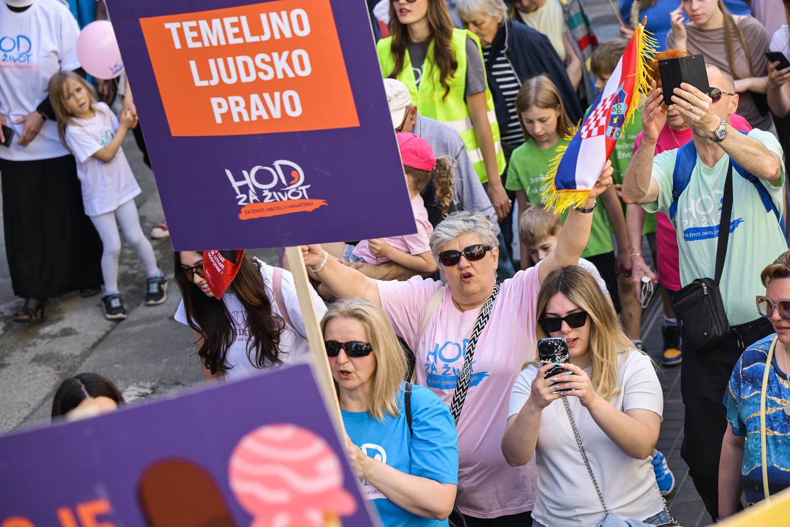 Thompson pjevao na "Hodu za život" u Zagrebu. Markić: Imamo komunistički zakon