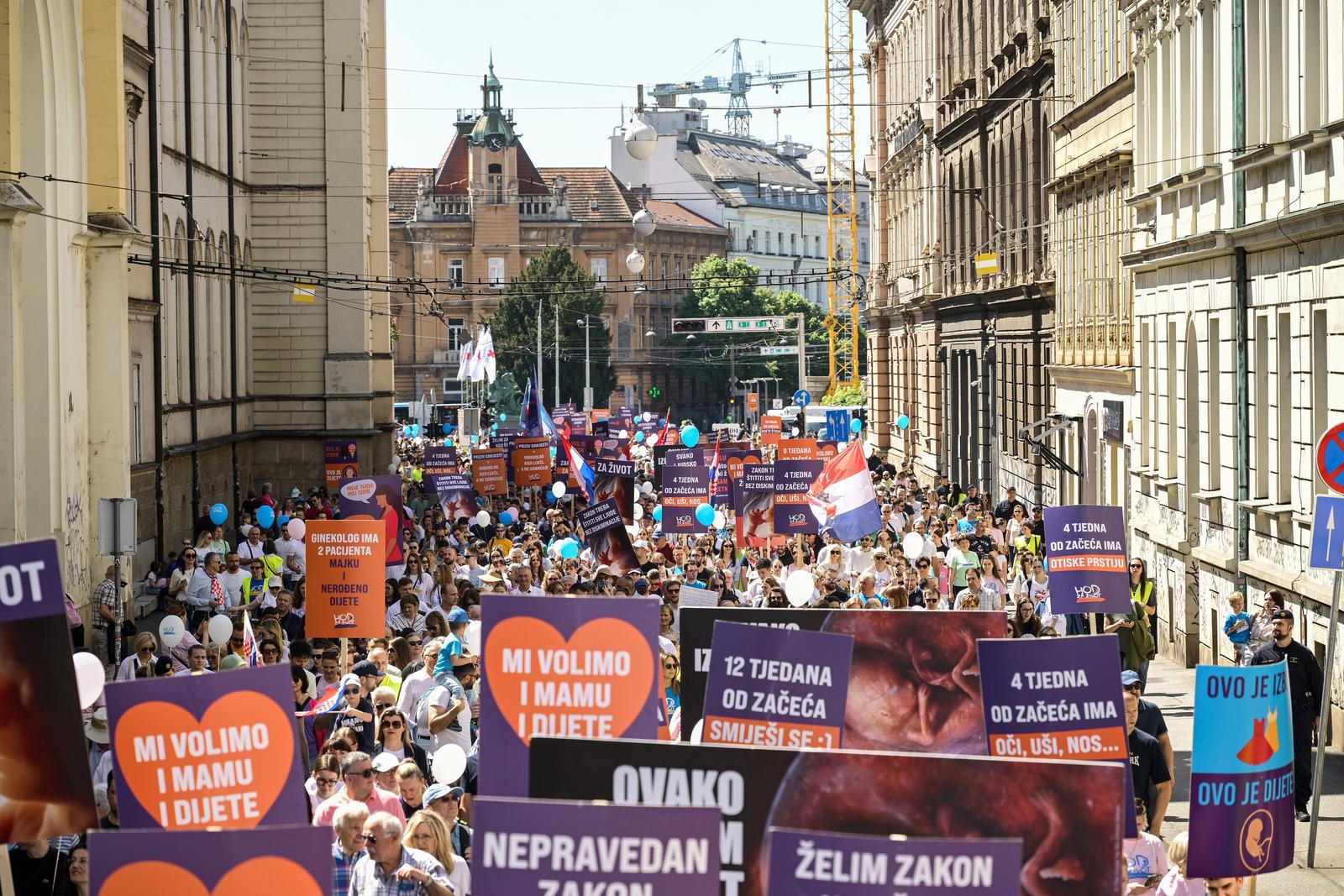 Thompson pjevao na "Hodu za život" u Zagrebu. Markić: Imamo komunistički zakon