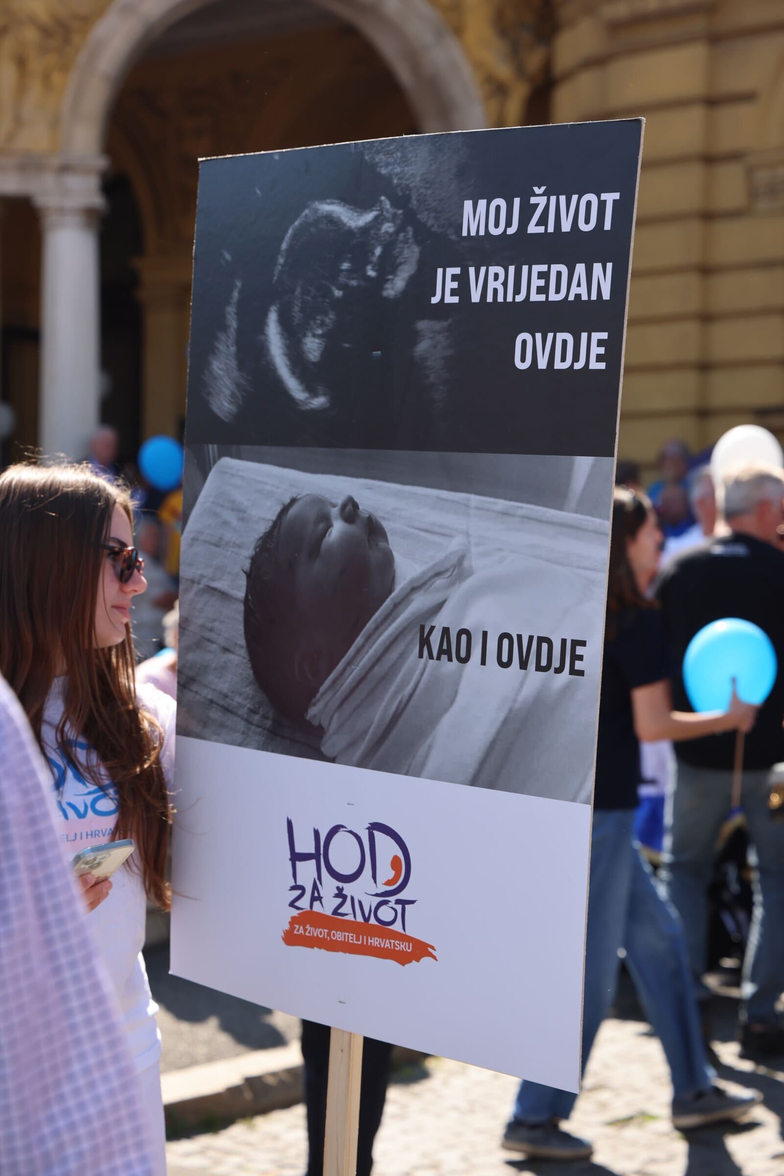 Thompson pjevao na "Hodu za život" u Zagrebu. Markić: Imamo komunistički zakon