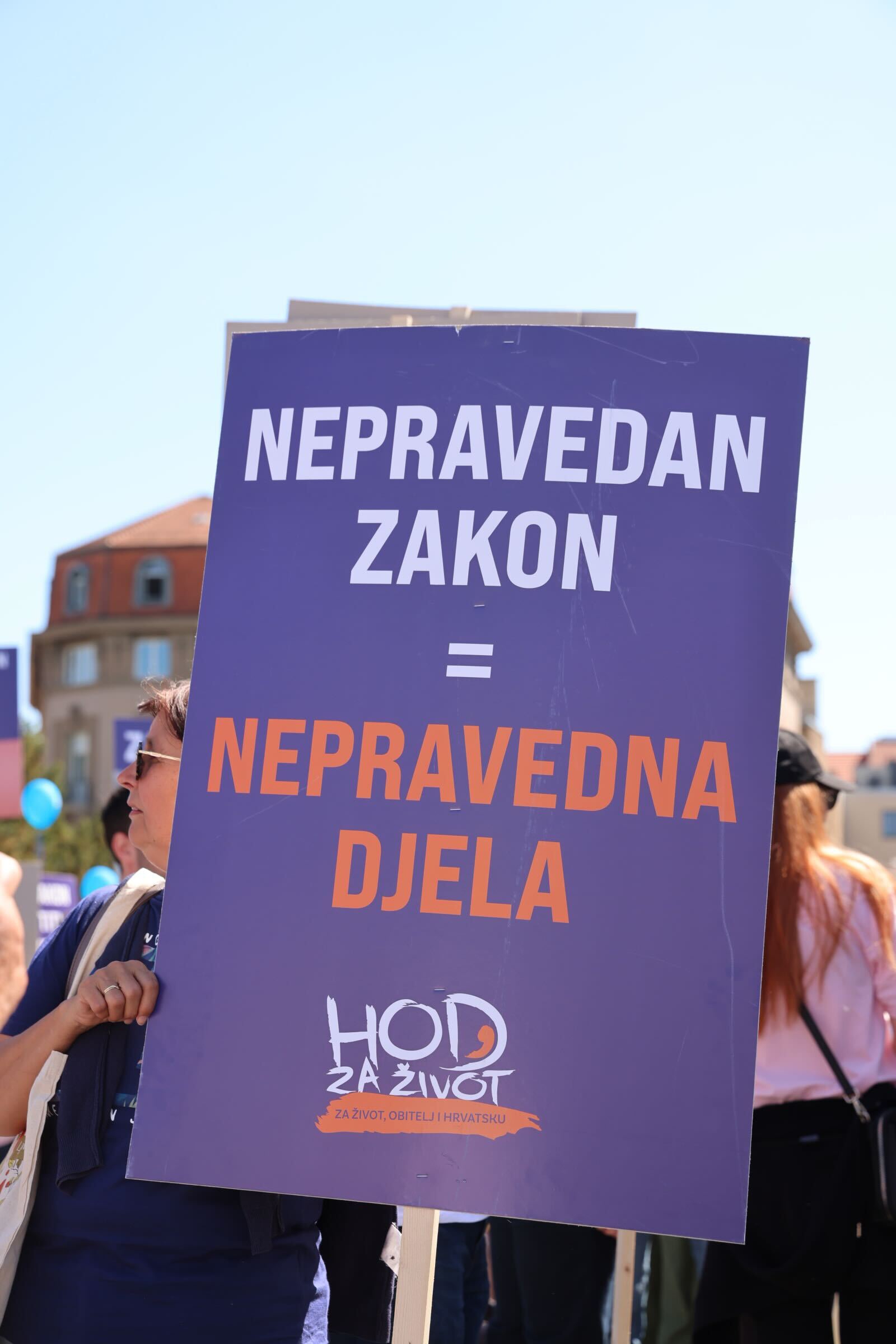 Thompson pjevao na "Hodu za život" u Zagrebu. Markić: Imamo komunistički zakon