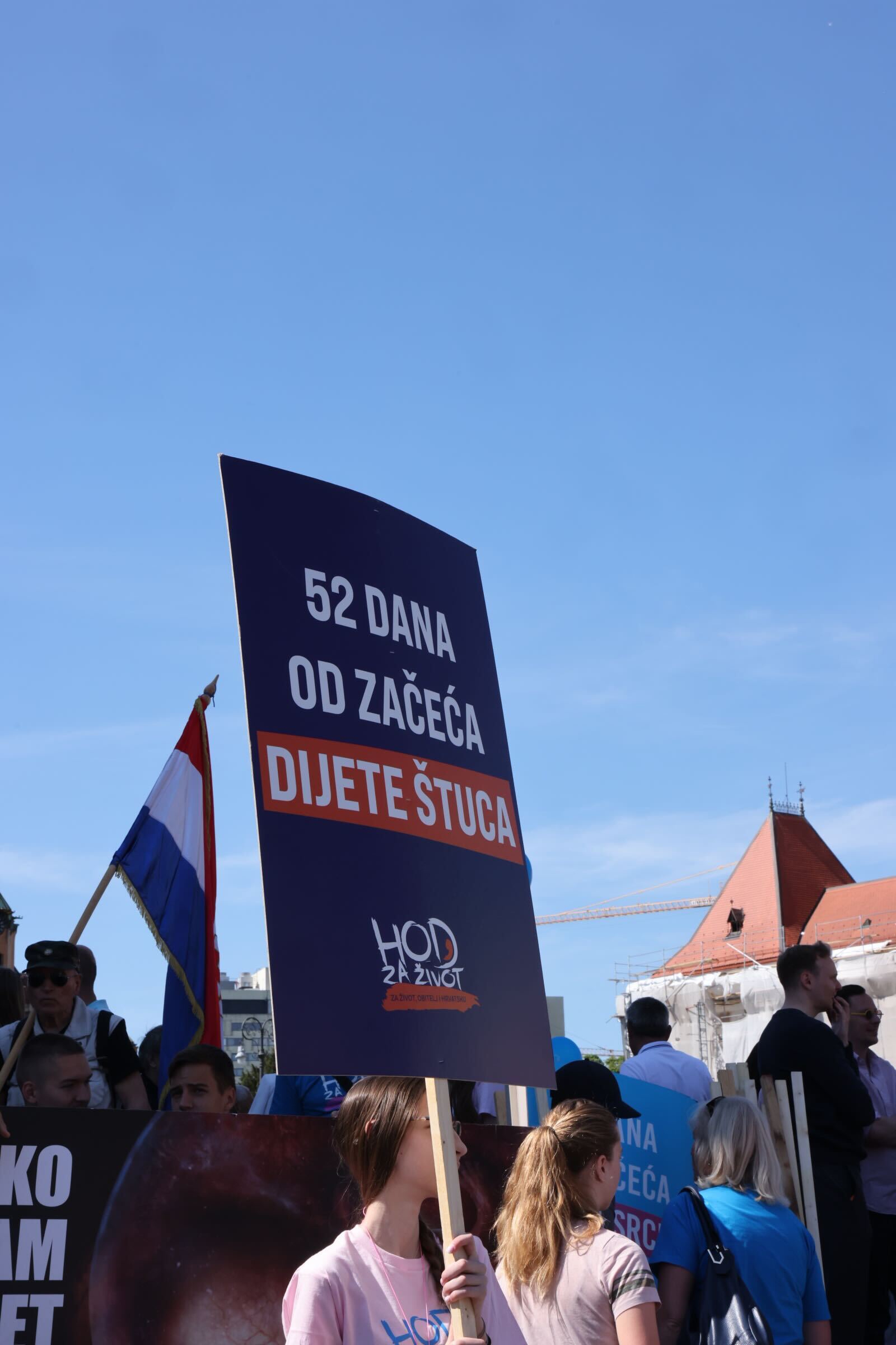 Thompson pjevao na "Hodu za život" u Zagrebu. Markić: Imamo komunistički zakon
