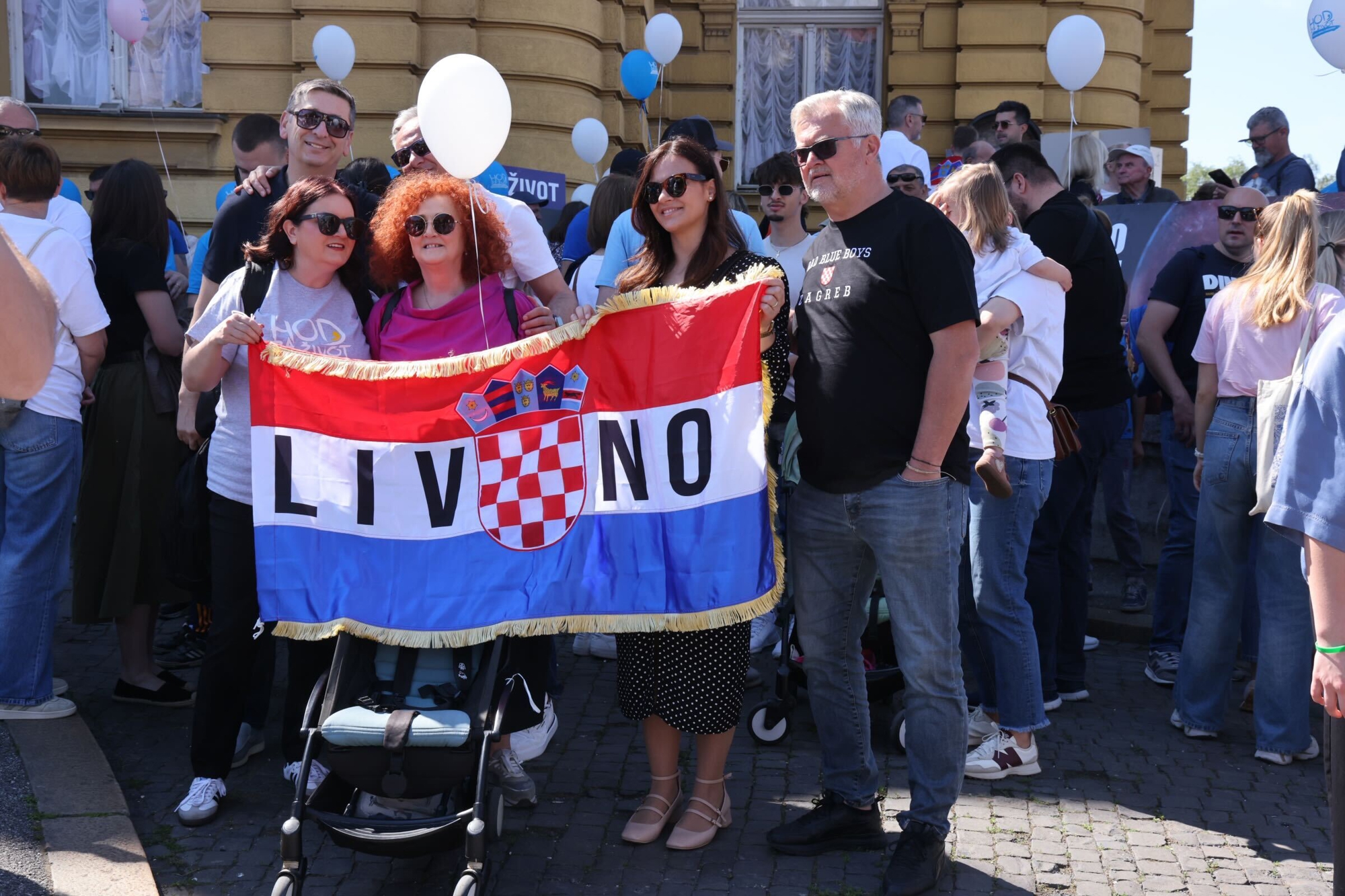 Thompson pjevao na "Hodu za život" u Zagrebu. Markić: Imamo komunistički zakon