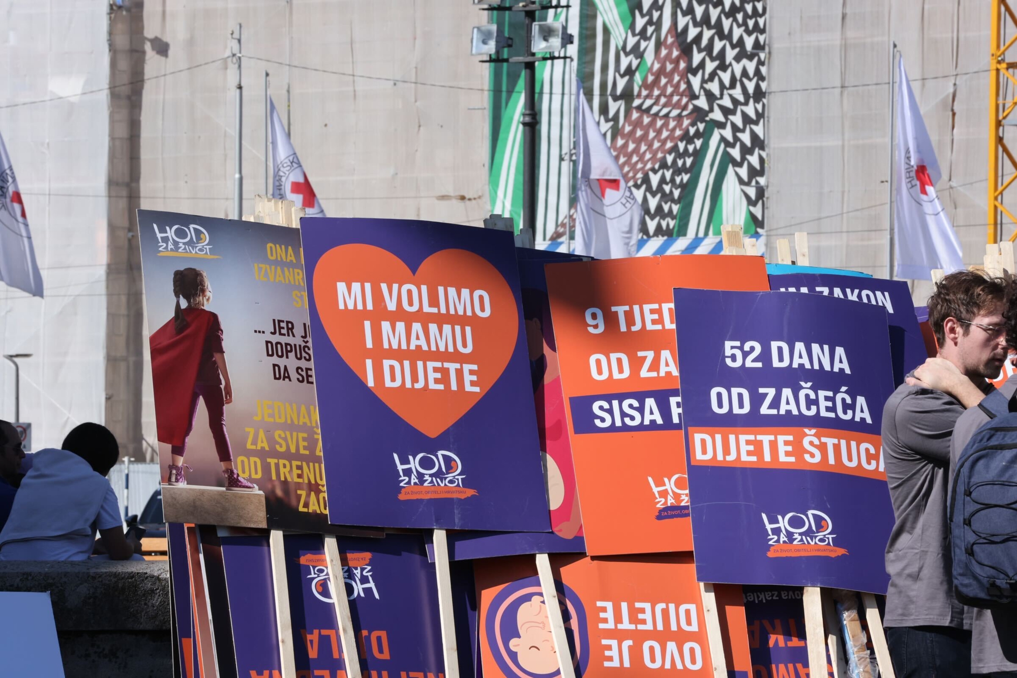 Počinje "Hod za život" u Zagrebu, preusmjereni tramvaji. Dolazi i Thompson?