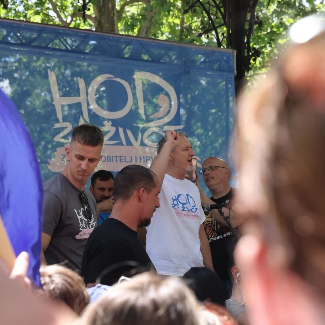 Thompson pjevao na "Hodu za život" u Zagrebu. Markić: Imamo komunistički zakon