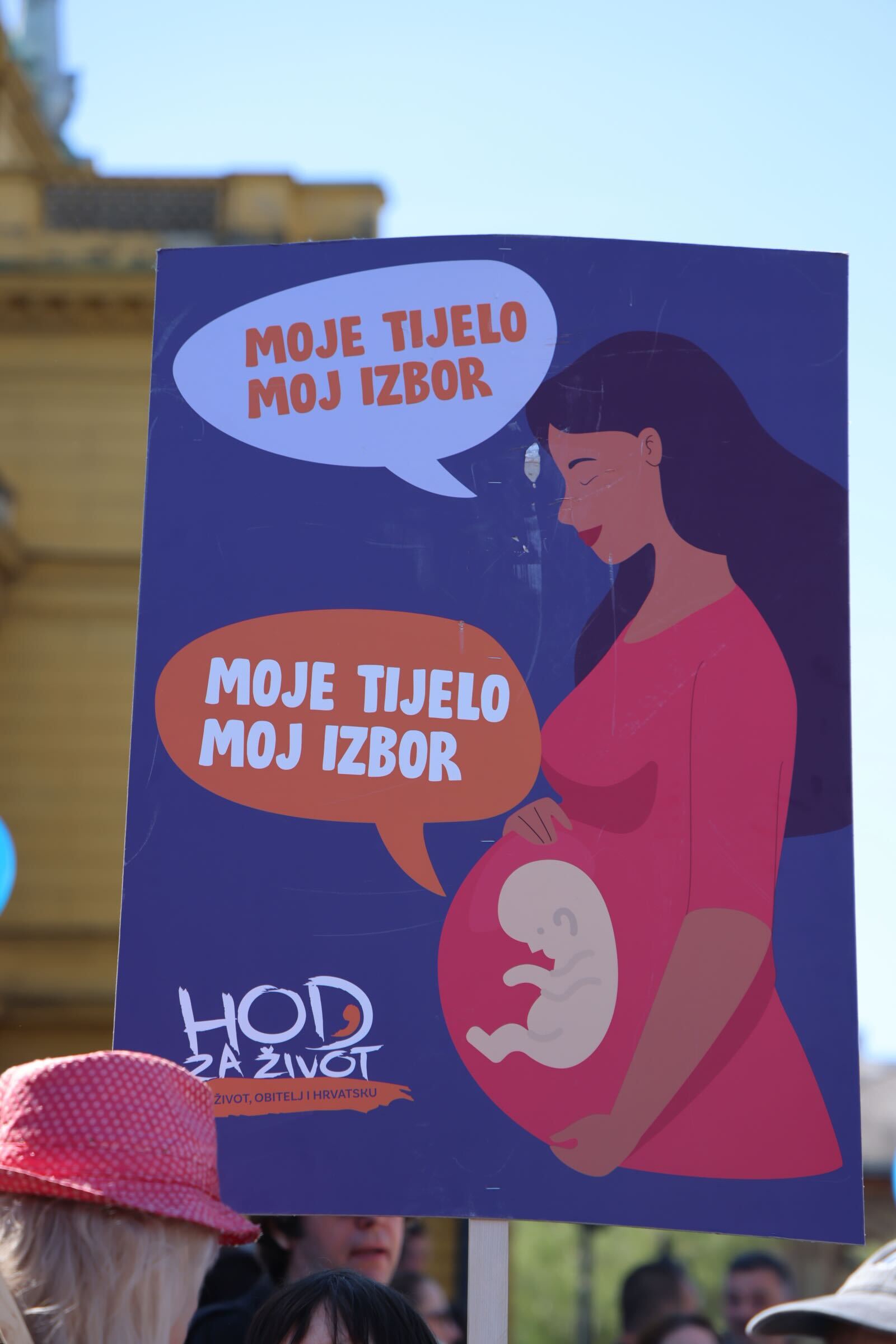 Thompson pjevao na "Hodu za život" u Zagrebu. Markić: Imamo komunistički zakon