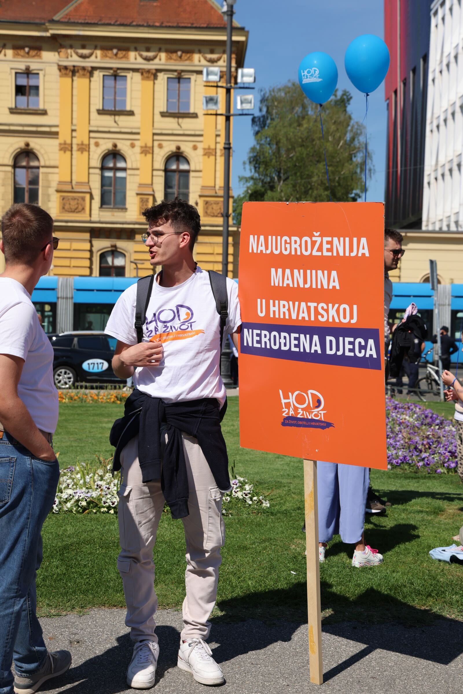 Thompson pjevao na "Hodu za život" u Zagrebu. Markić: Imamo komunistički zakon