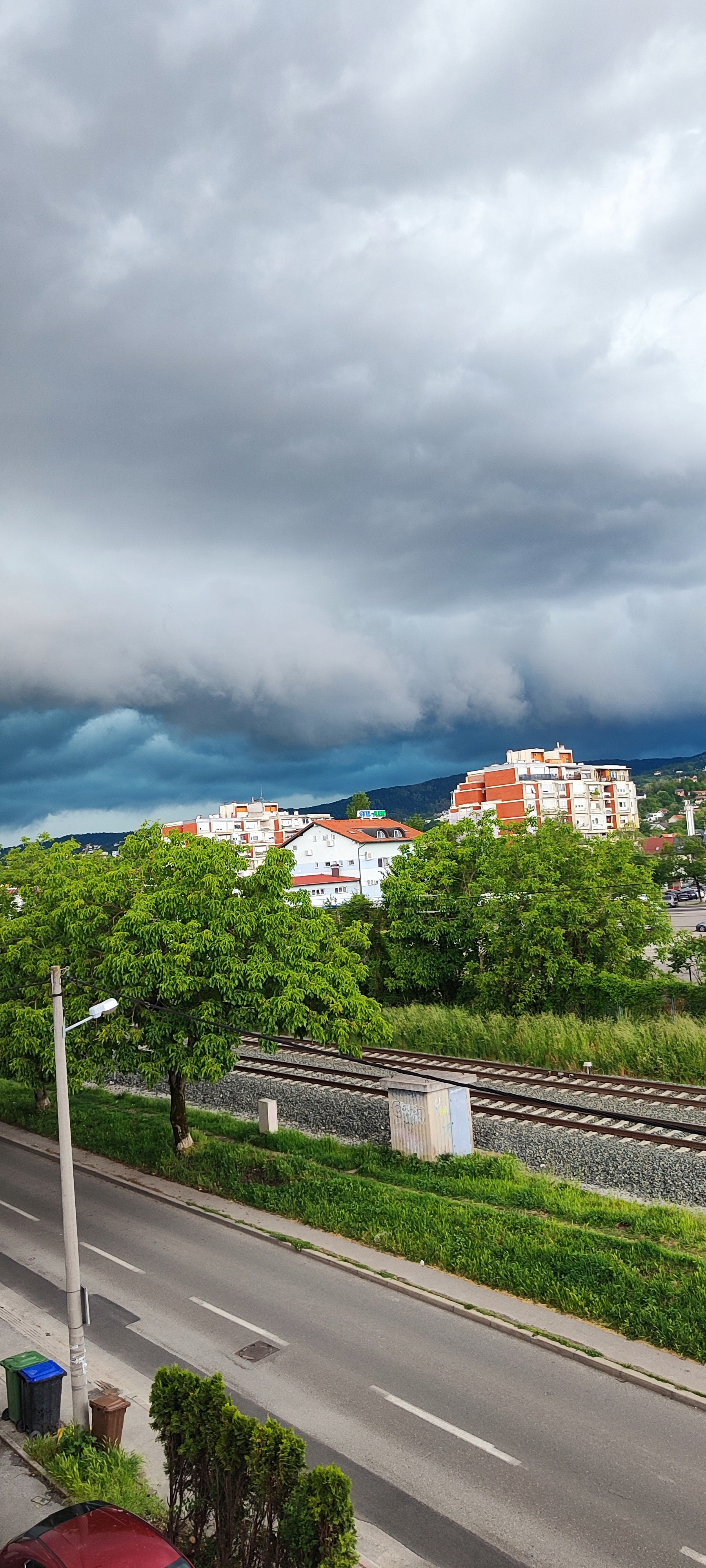 Čitateljica opisala kako je zapela u tramvaju na 4 sata u jučerašnjem nevremenu
