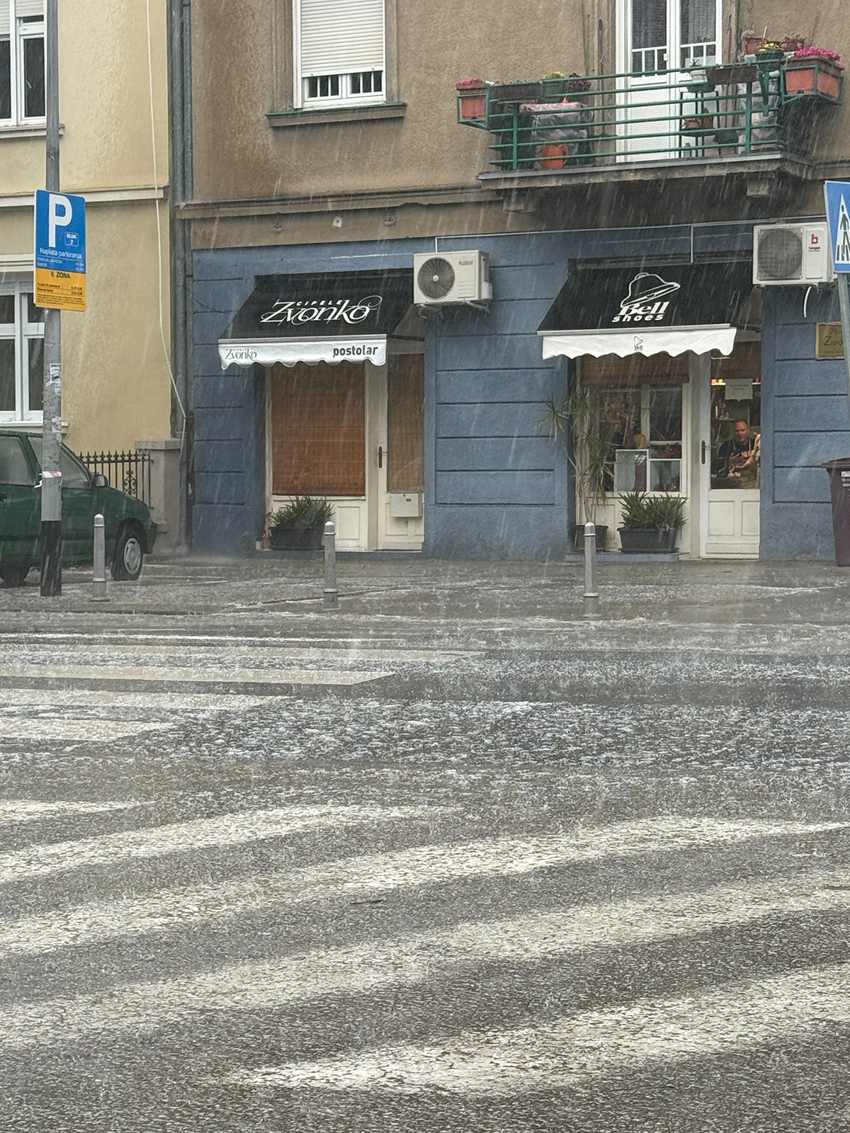 Čitateljica opisala kako je zapela u tramvaju na 4 sata u jučerašnjem nevremenu