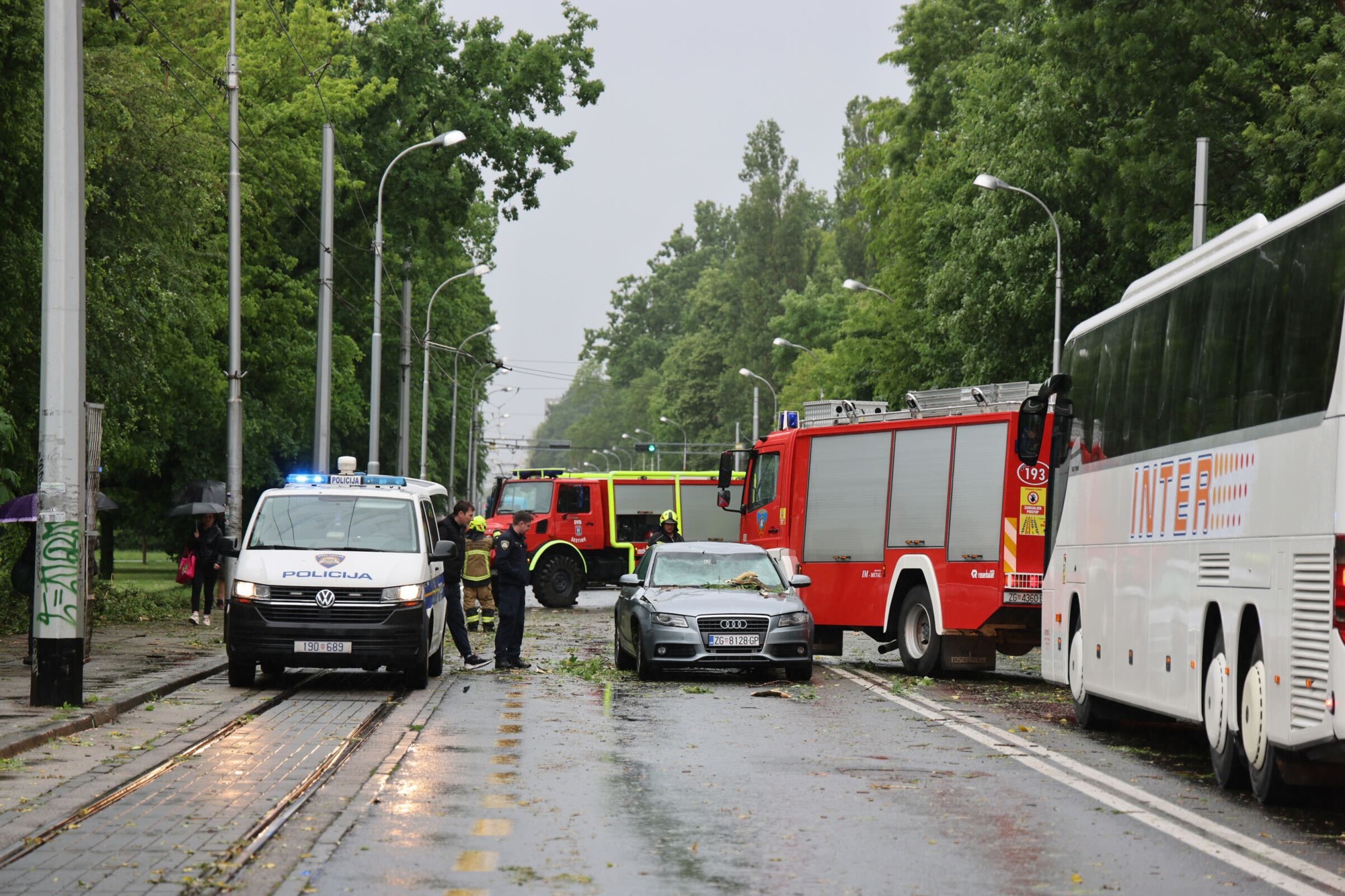 Čitateljica opisala kako je zapela u tramvaju na 4 sata u jučerašnjem nevremenu