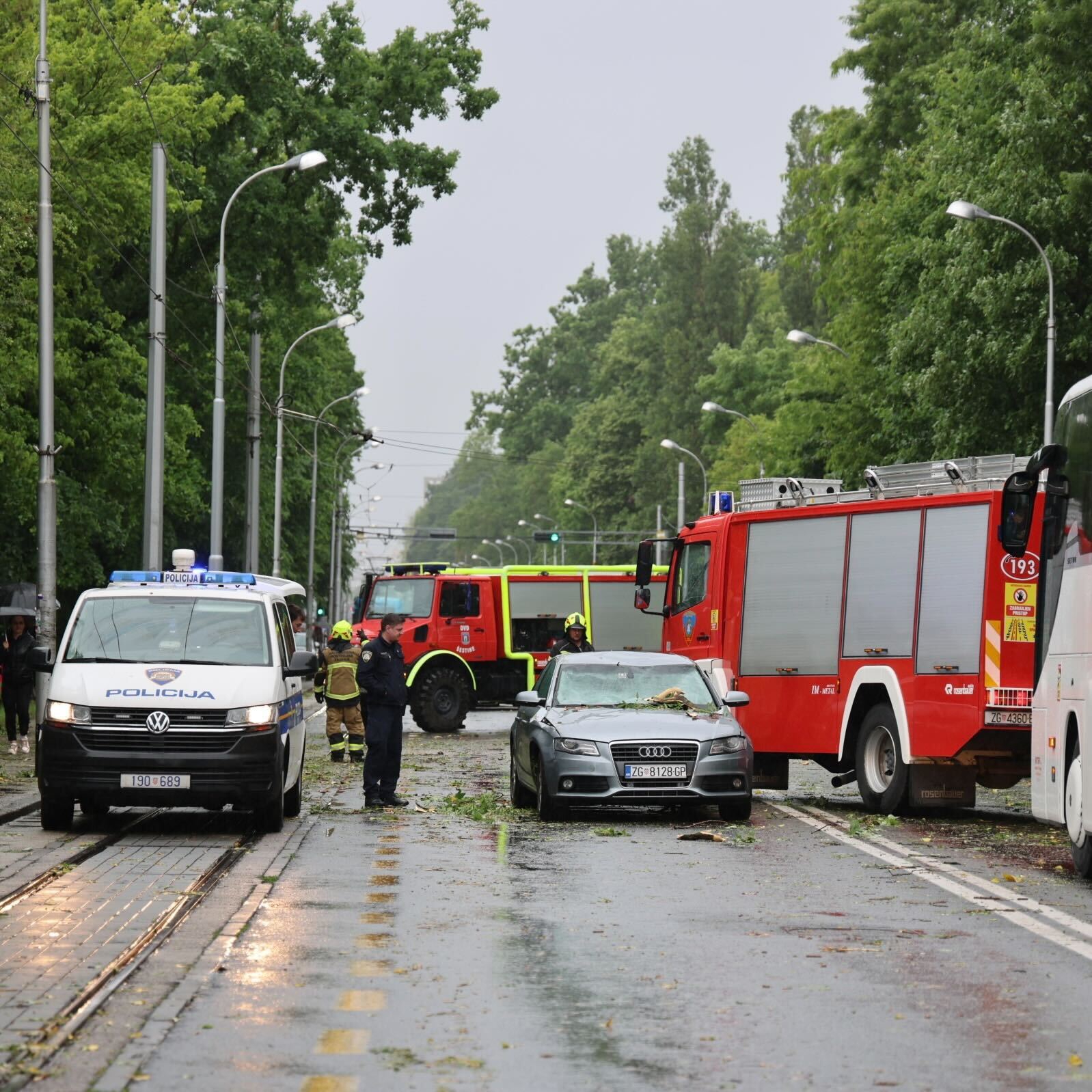 Čitateljica opisala kako je zapela u tramvaju na 4 sata u jučerašnjem nevremenu