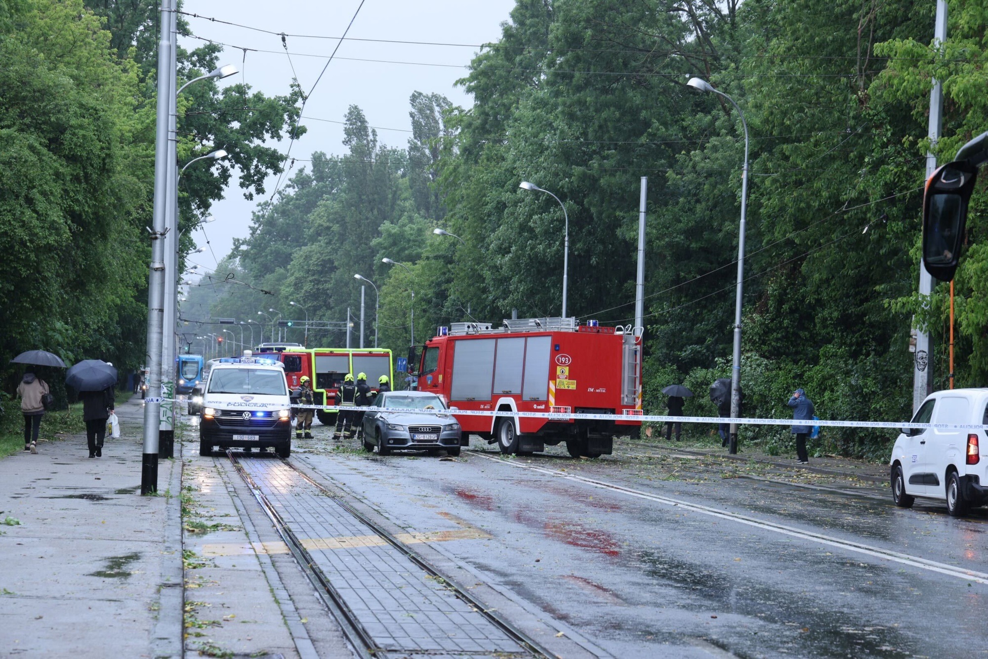 Čitateljica opisala kako je zapela u tramvaju na 4 sata u jučerašnjem nevremenu