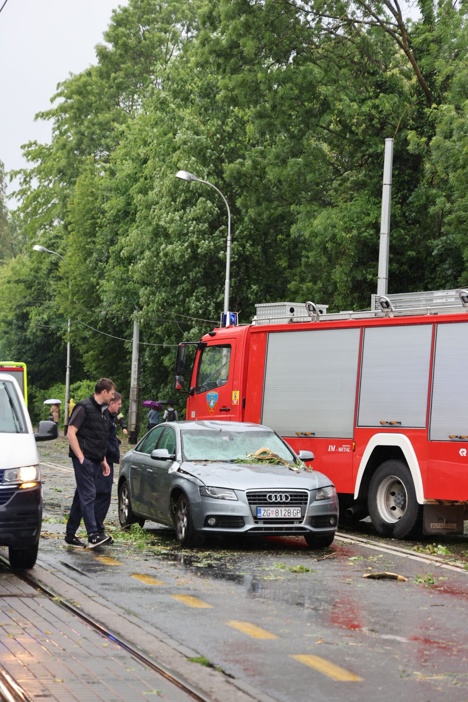 Čitateljica opisala kako je zapela u tramvaju na 4 sata u jučerašnjem nevremenu