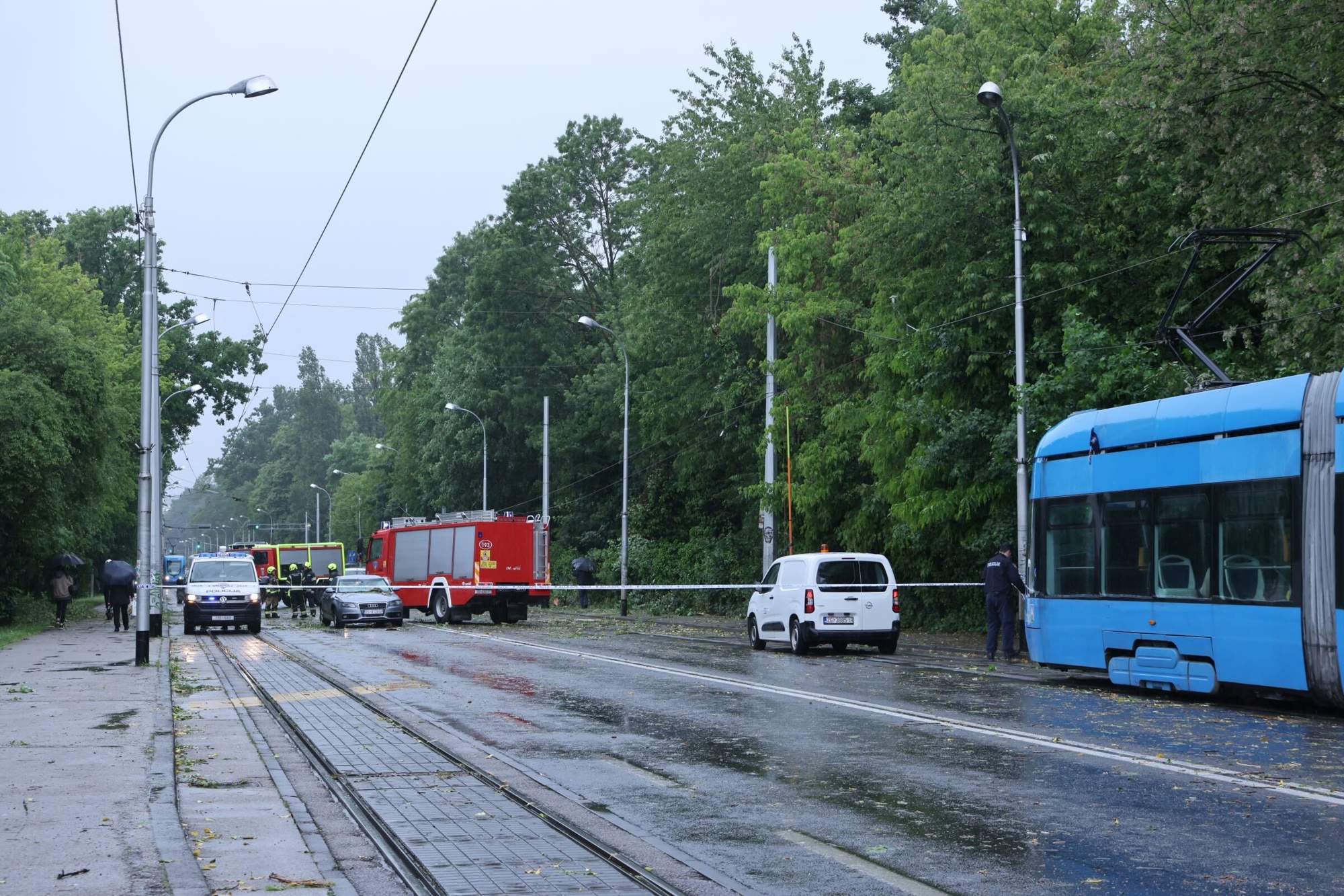 Čitateljica opisala kako je zapela u tramvaju na 4 sata u jučerašnjem nevremenu