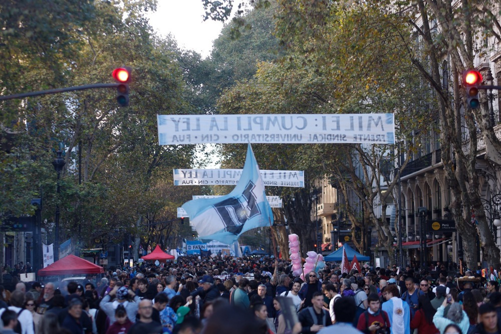 Ogroman prosvjed zbog smanjenja financiranja sveučilišta u Argentini