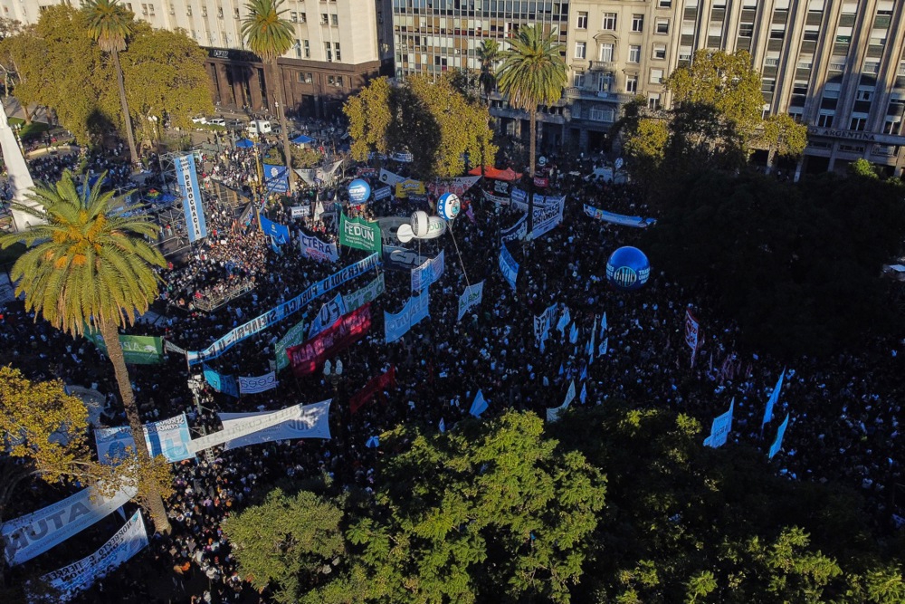 Ogroman prosvjed zbog smanjenja financiranja sveučilišta u Argentini