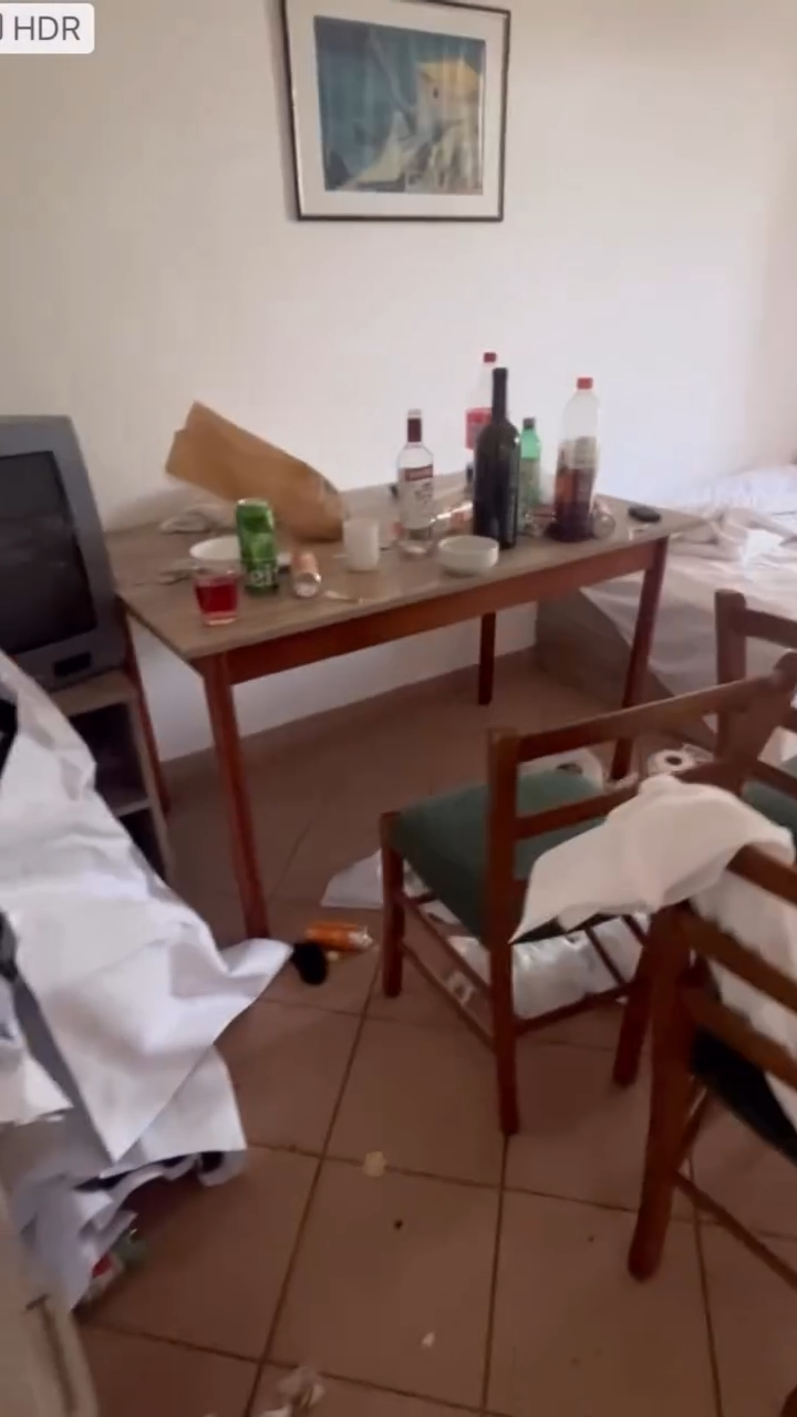VIDEO Plinski pištolj, ustaški simboli i pirotehnika na okupljanju studenata u Umagu