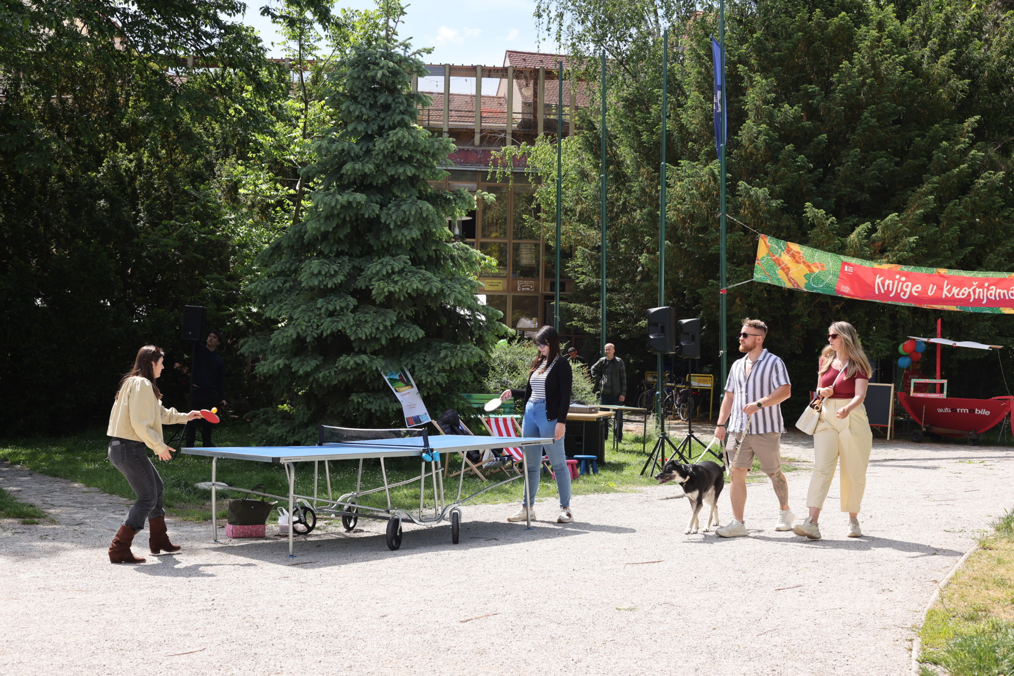 Bogat program za djecu i mlade: Počeo festival "Knjige u krošnjama" na Ribnjaku