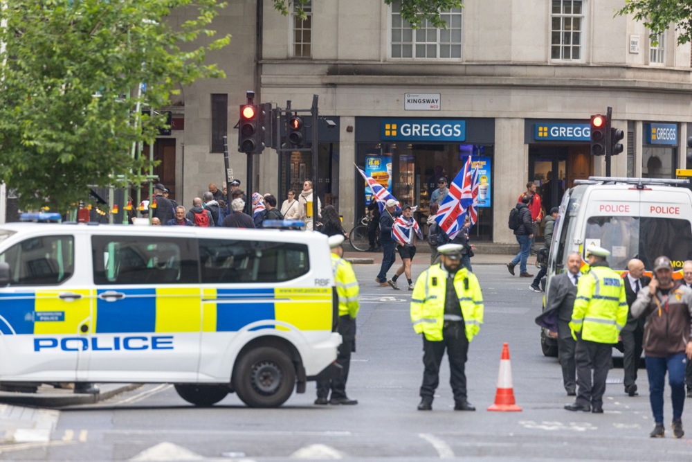 FOTO I VIDEO Veliki prosvjed desničara u Londonu