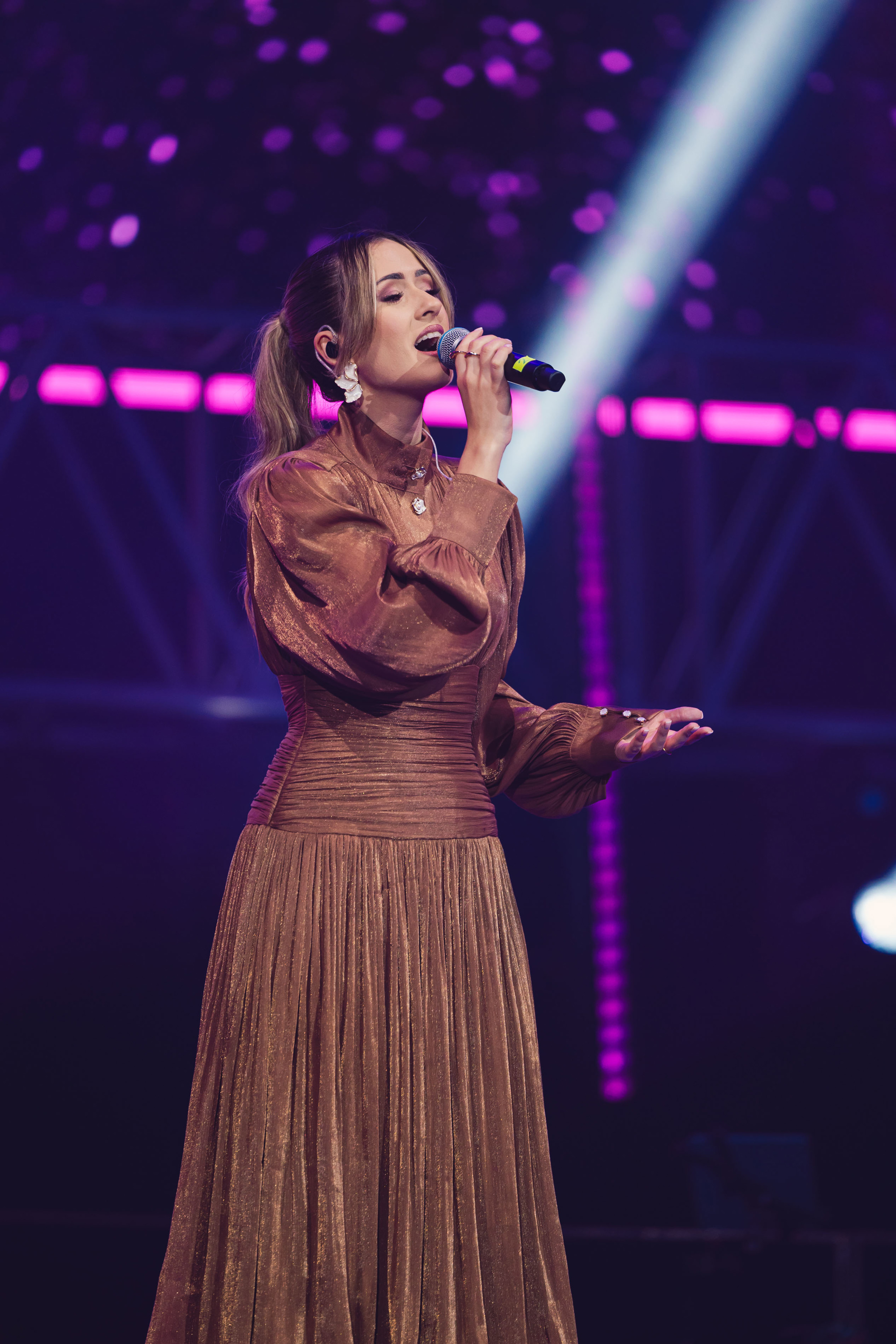 FOTO Dok je Europa gledala Eurosong, tisuće ljudi u Areni Zagreb molilo
