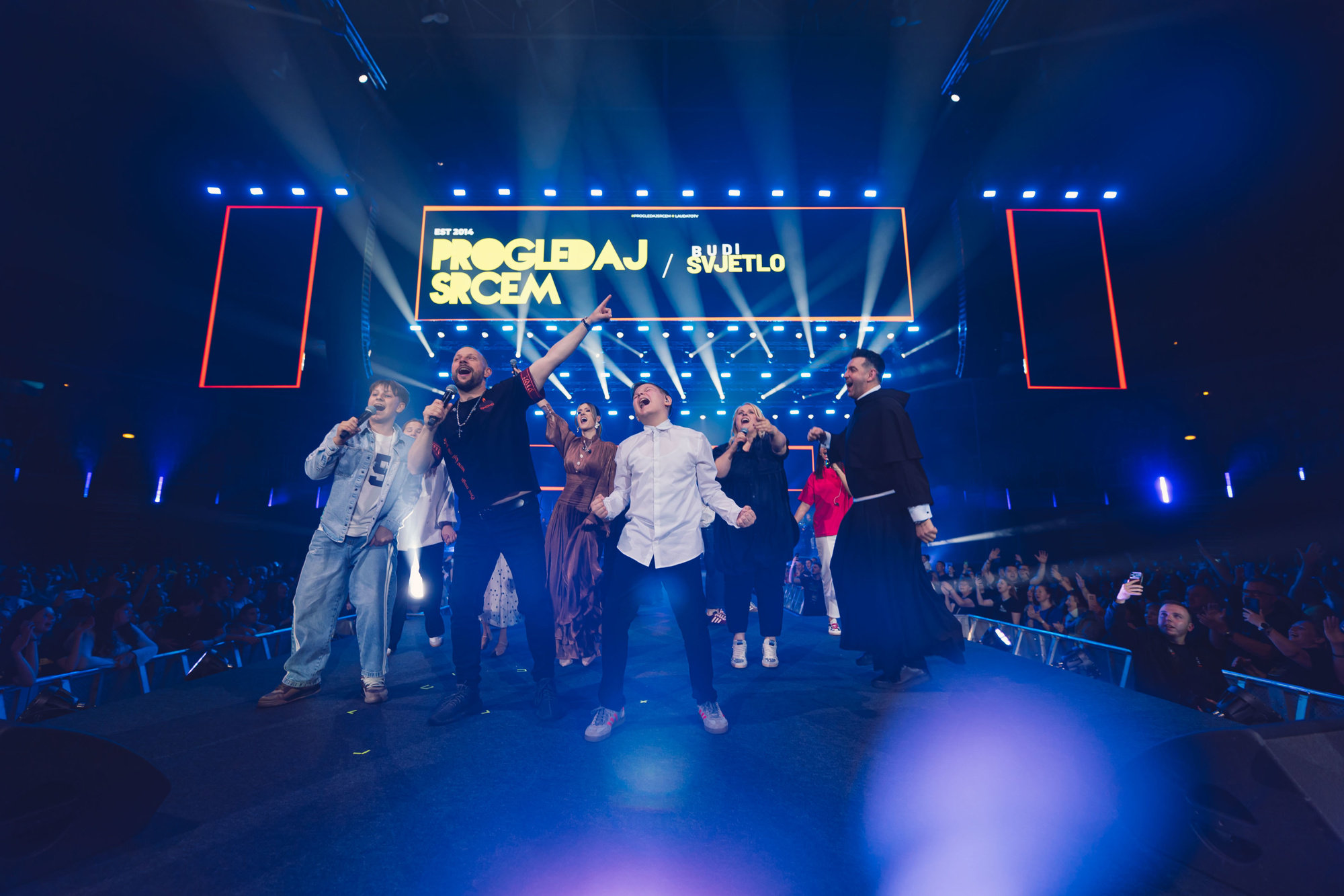 FOTO Dok je Europa gledala Eurosong, tisuće ljudi u Areni Zagreb molilo