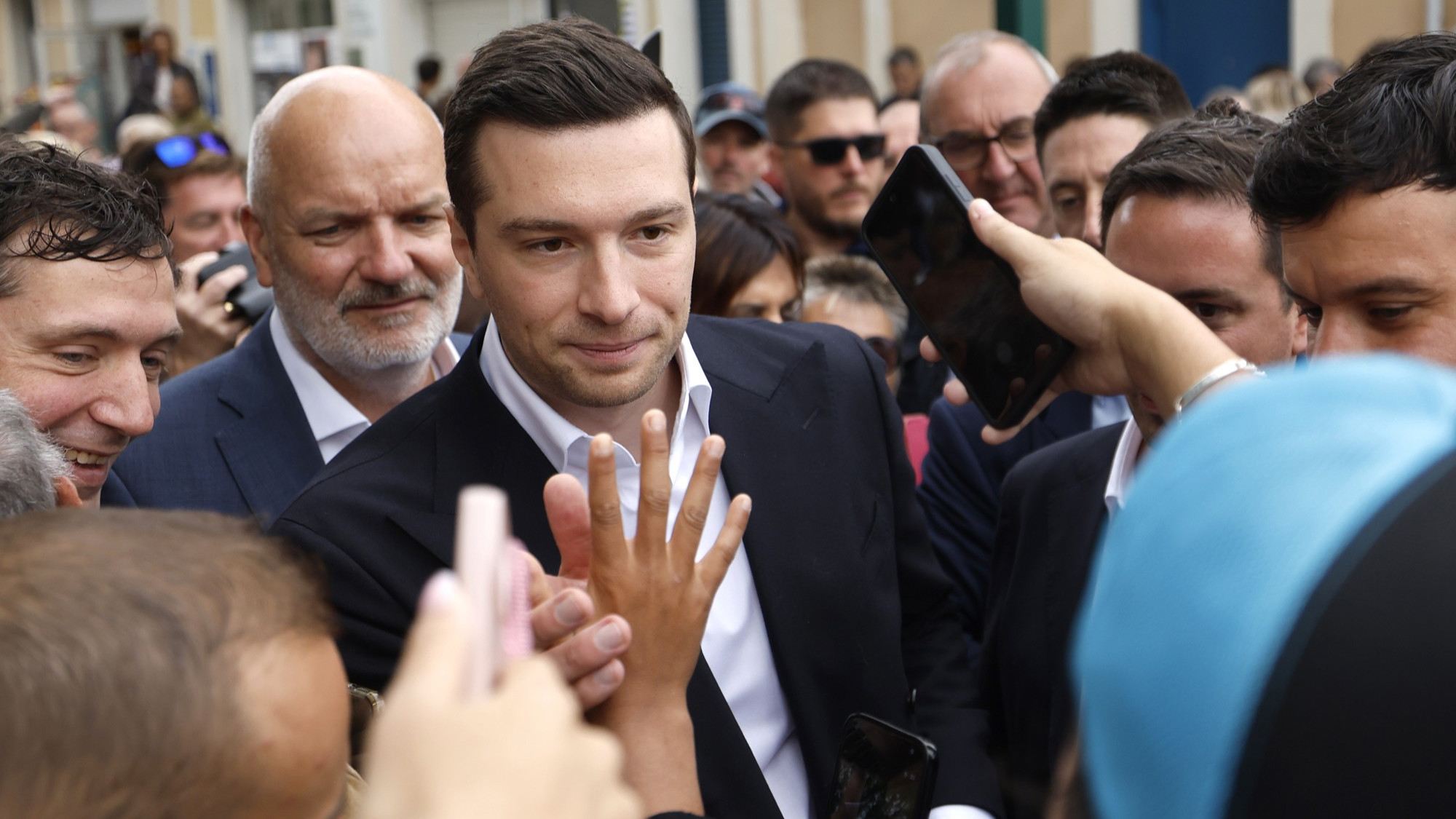 Tko je Jordan Bardella, političar koji je navodno osvojio talijansku princezu?