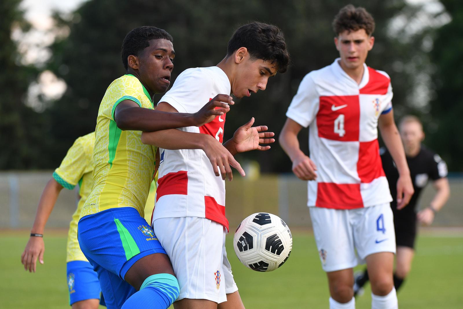 FOTO Eduardov sin igrao za U-15 Hrvatsku protiv Brazila. Otac ga došao gledati