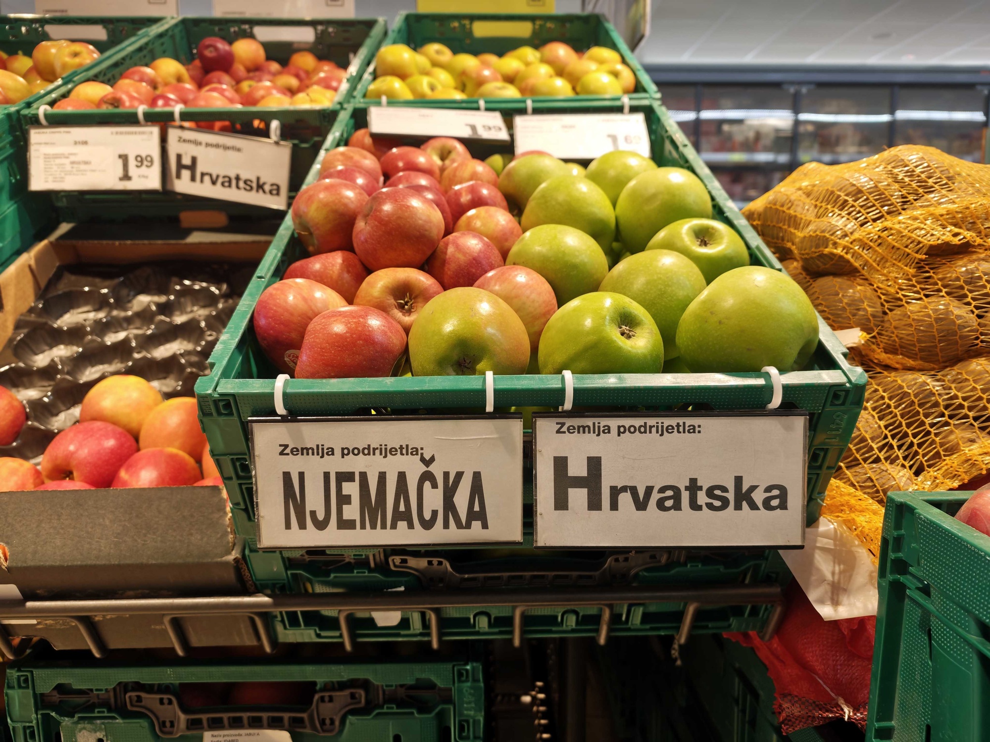 FOTO Što zapravo kupujemo u dućanima? Paprika stiže iz Turske, a kupus iz Nizozemske