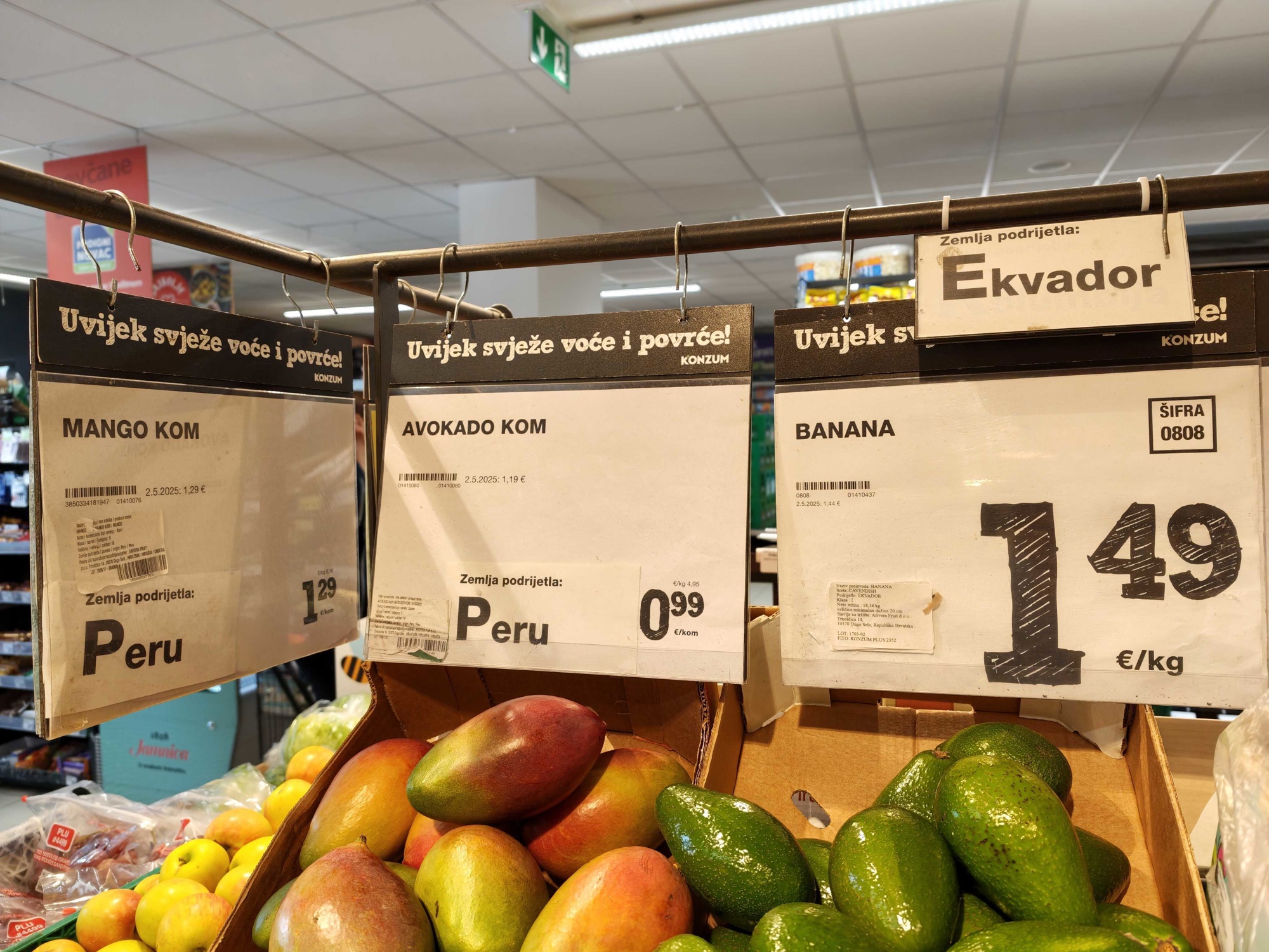FOTO Što zapravo kupujemo u dućanima? Paprika stiže iz Turske, a kupus iz Nizozemske