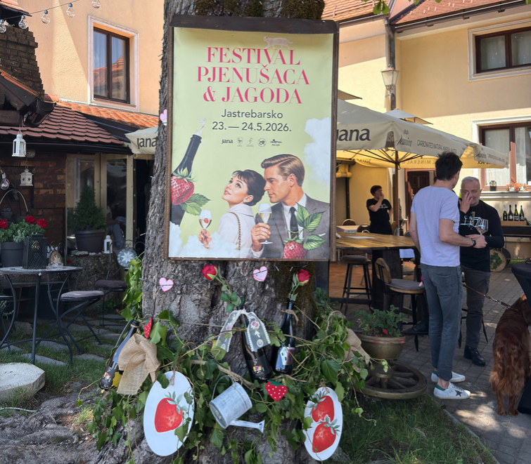 Počeo je Festival pjenušaca i jagoda na Plešivici, posjetili smo ga
