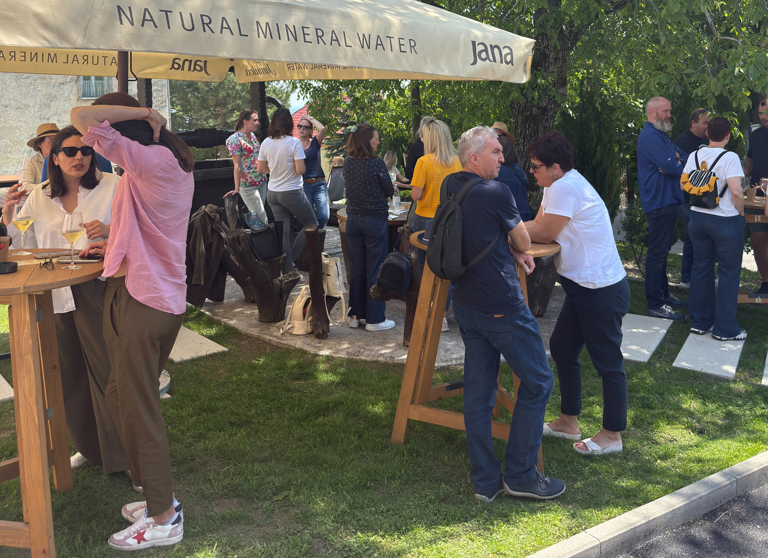 Počeo je Festival pjenušaca i jagoda na Plešivici, posjetili smo ga