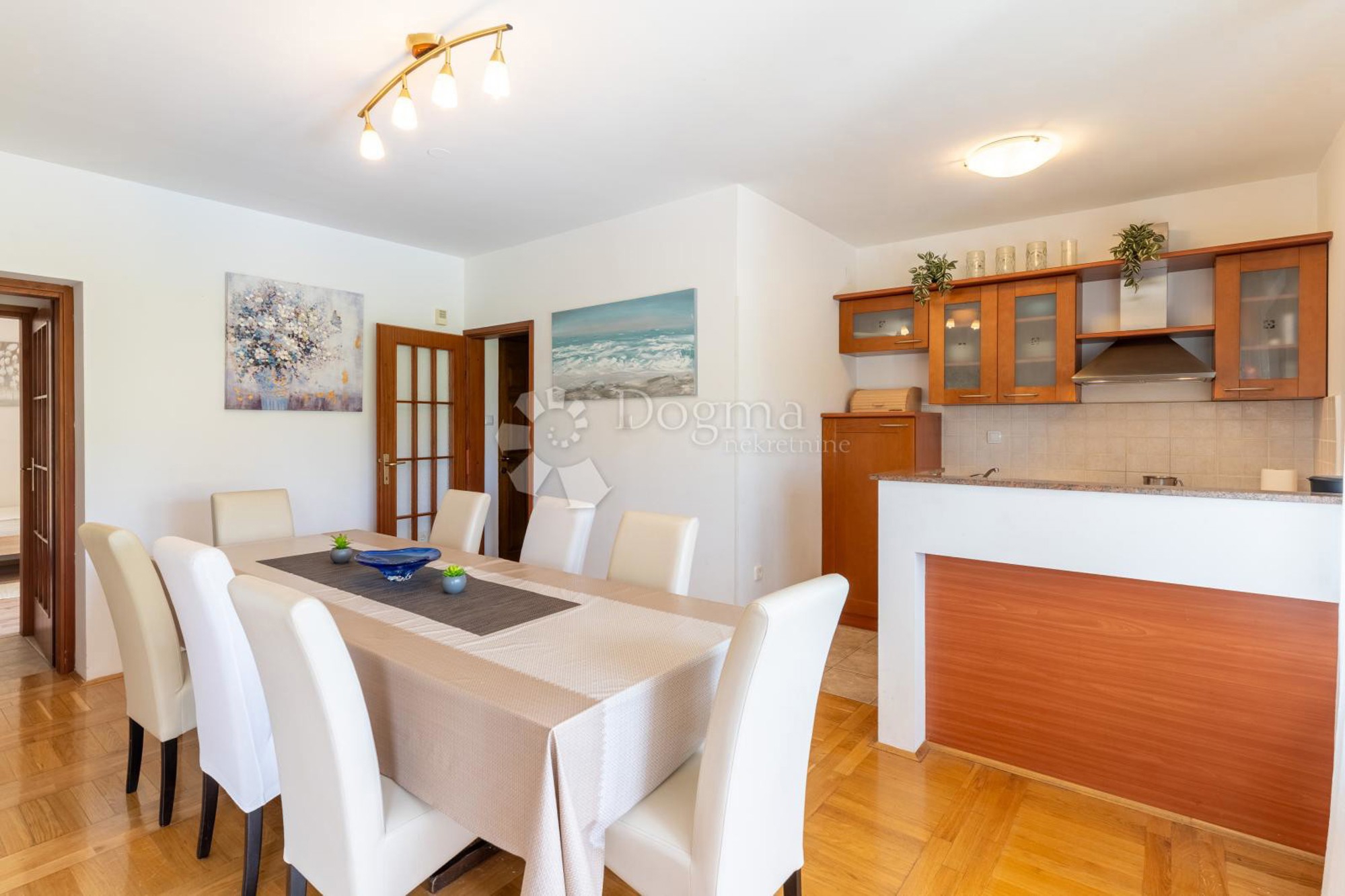 FOTO Vila s bazenom i četiri spavaće sobe u Brezovici prodaje se za 588.000 eura