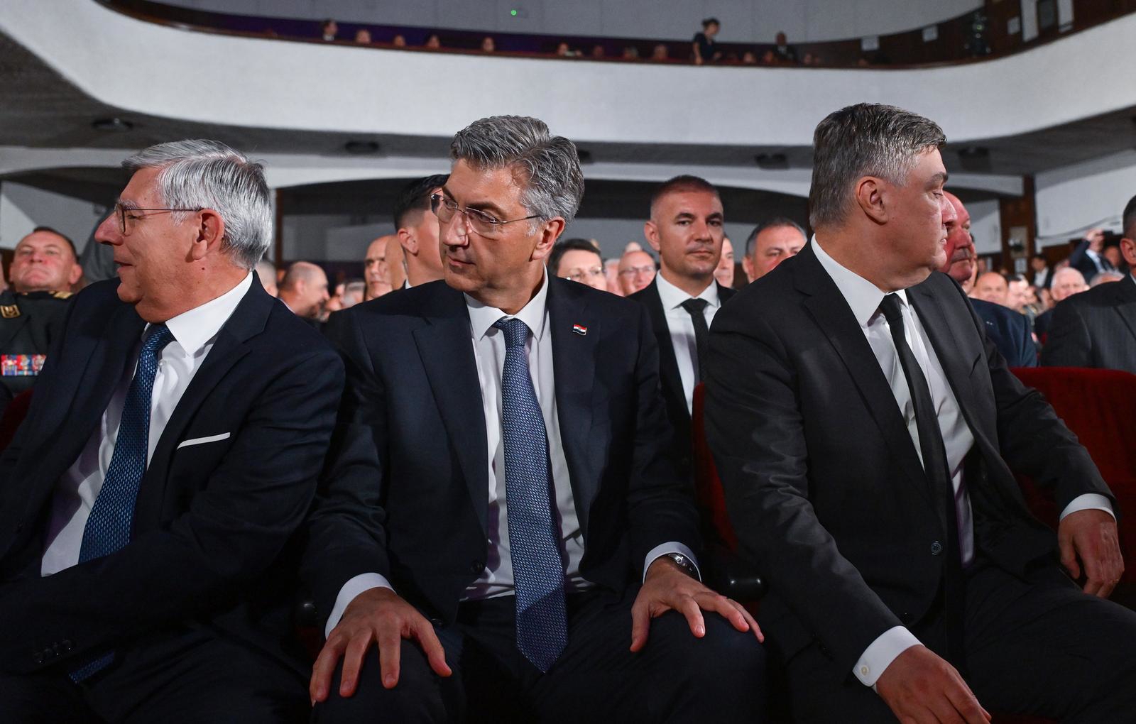 FOTO Pogledajte susret Milanovića i Plenkovića na proslavi HV-a