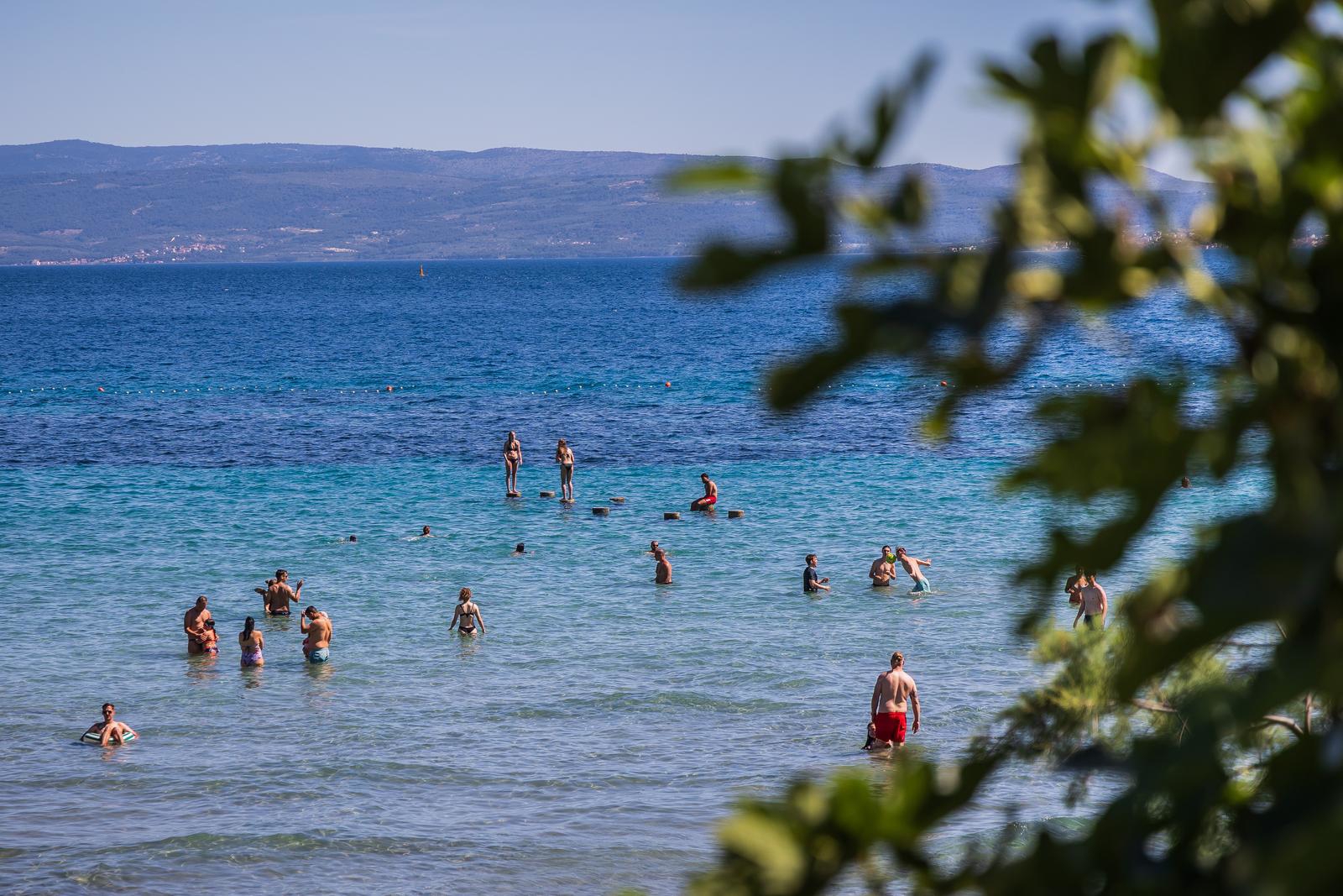 FOTO Splićani i turisti preplavili Bačvice